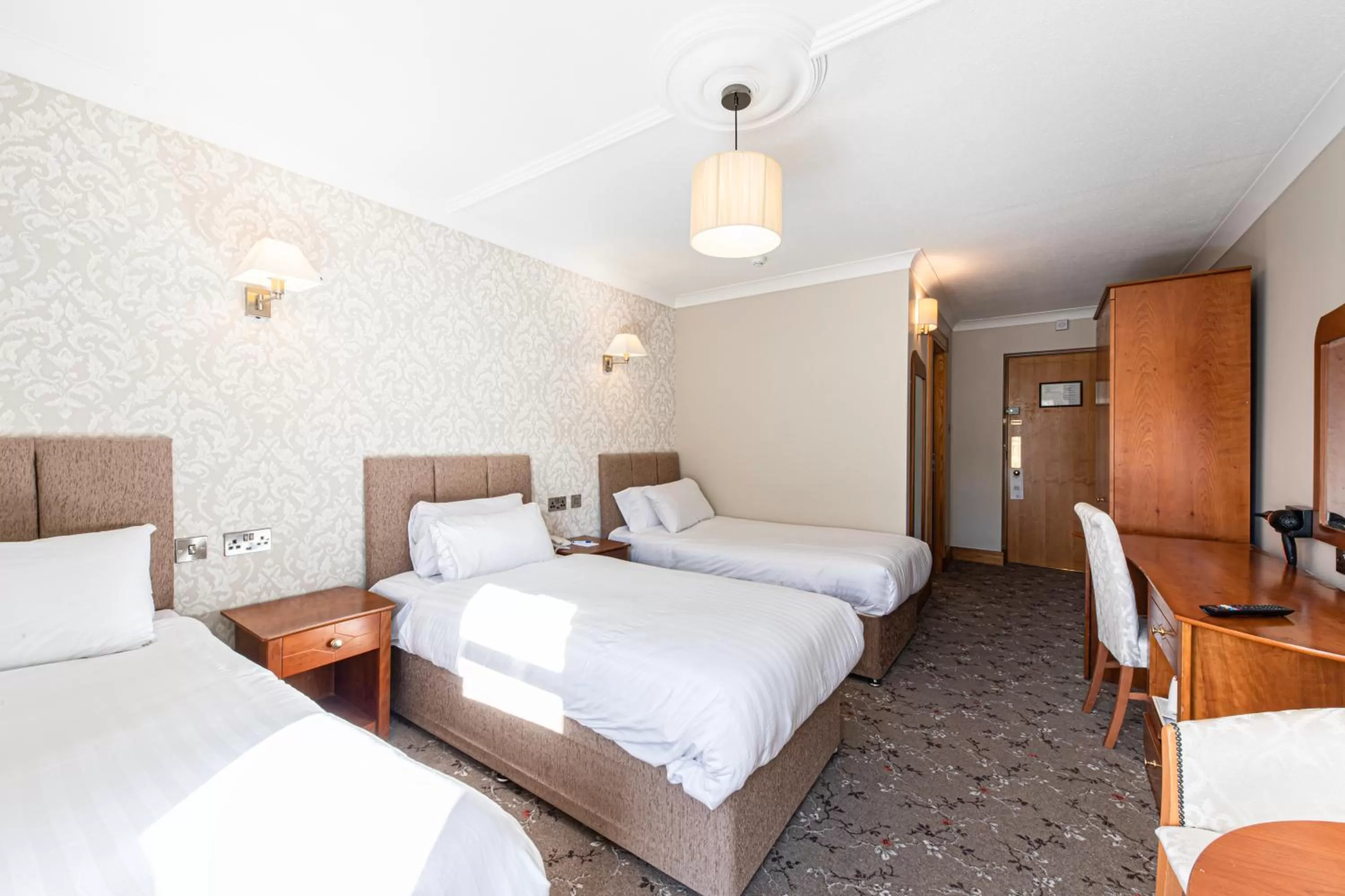 Bedroom, Bed in Ballina Manor Hotel