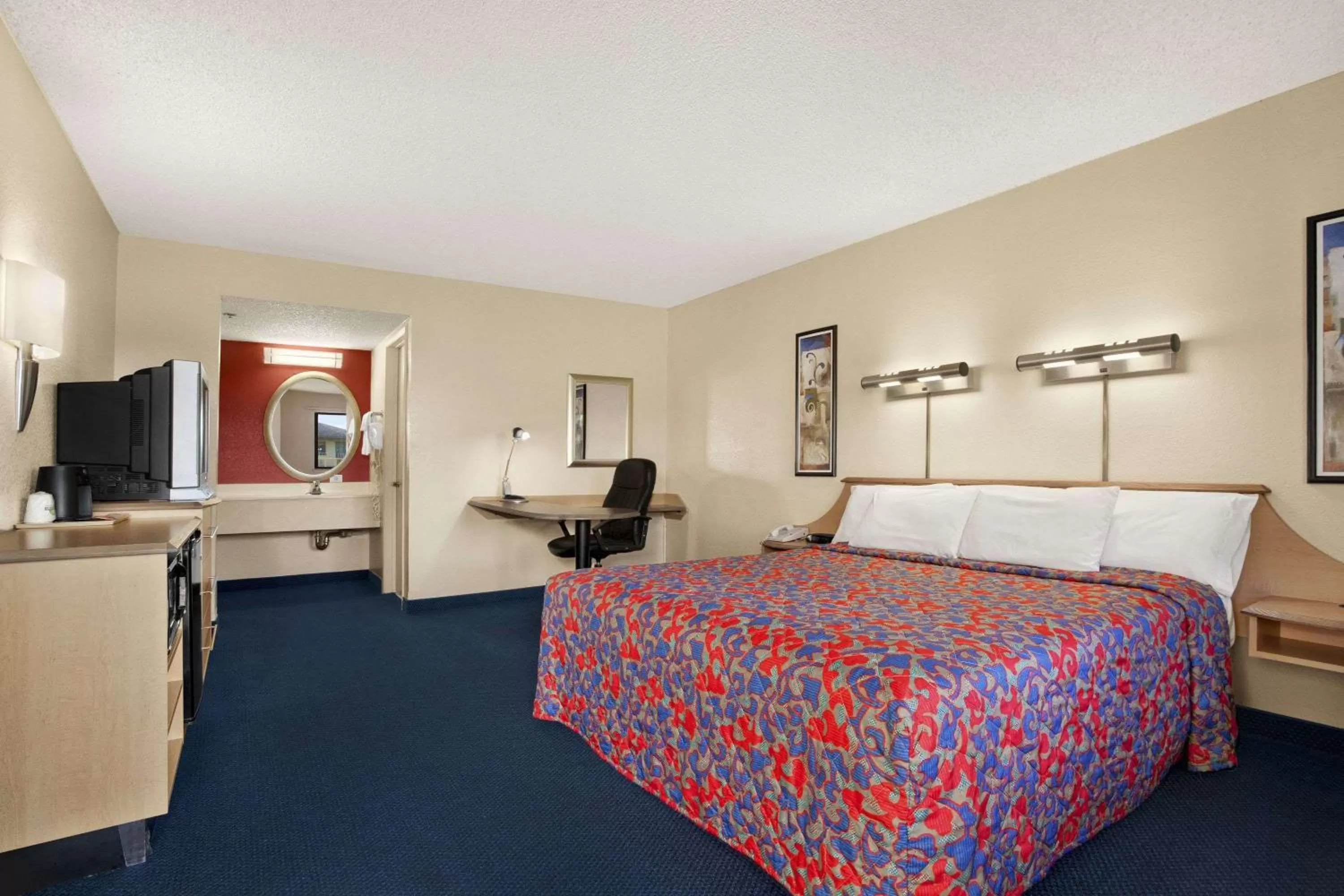 Photo of the whole room, Bed in Days Inn by Wyndham Buena Park Anaheim