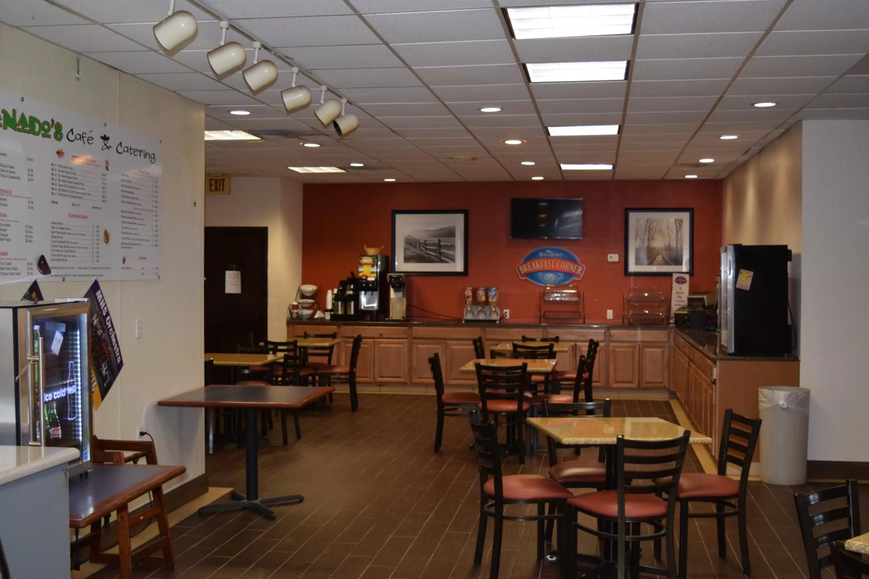 Restaurant/places to eat in Baymont by Wyndham Midland Airport