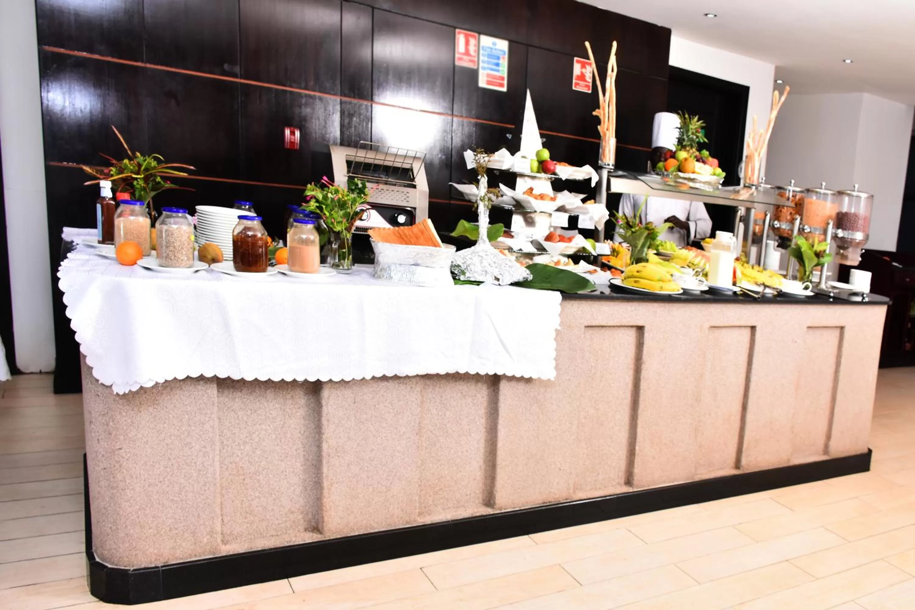 Buffet breakfast in La Maison Royale