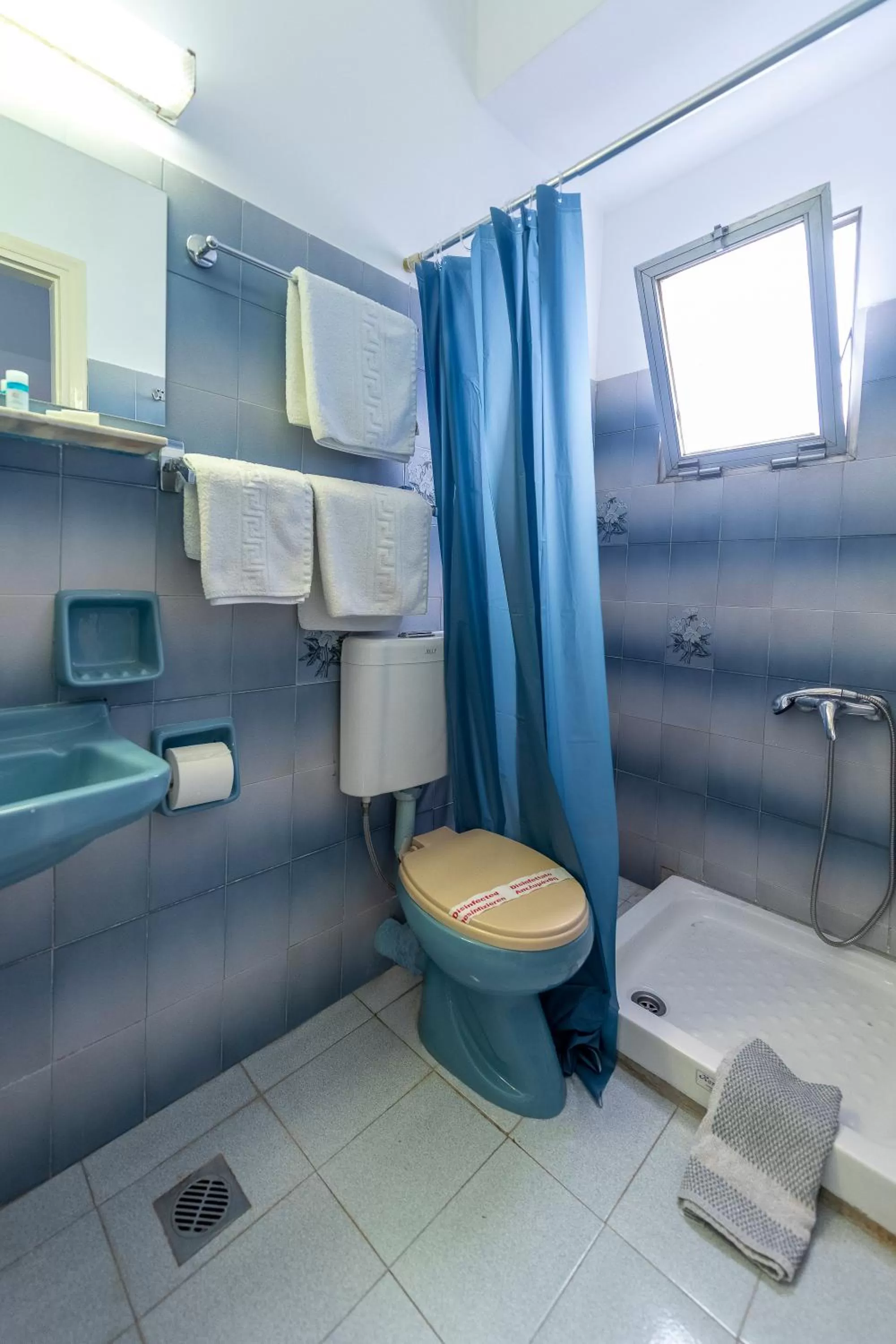 Bathroom in ROY Hotel