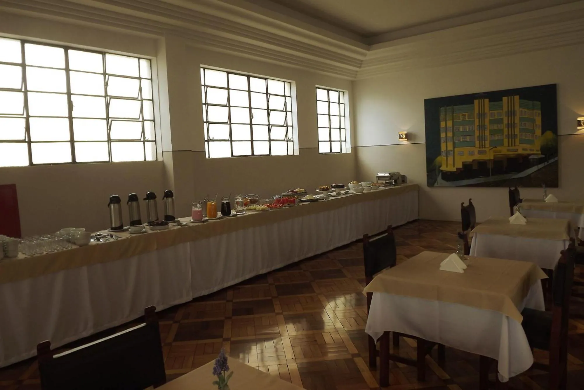 Restaurant/places to eat in Hotel Metropole