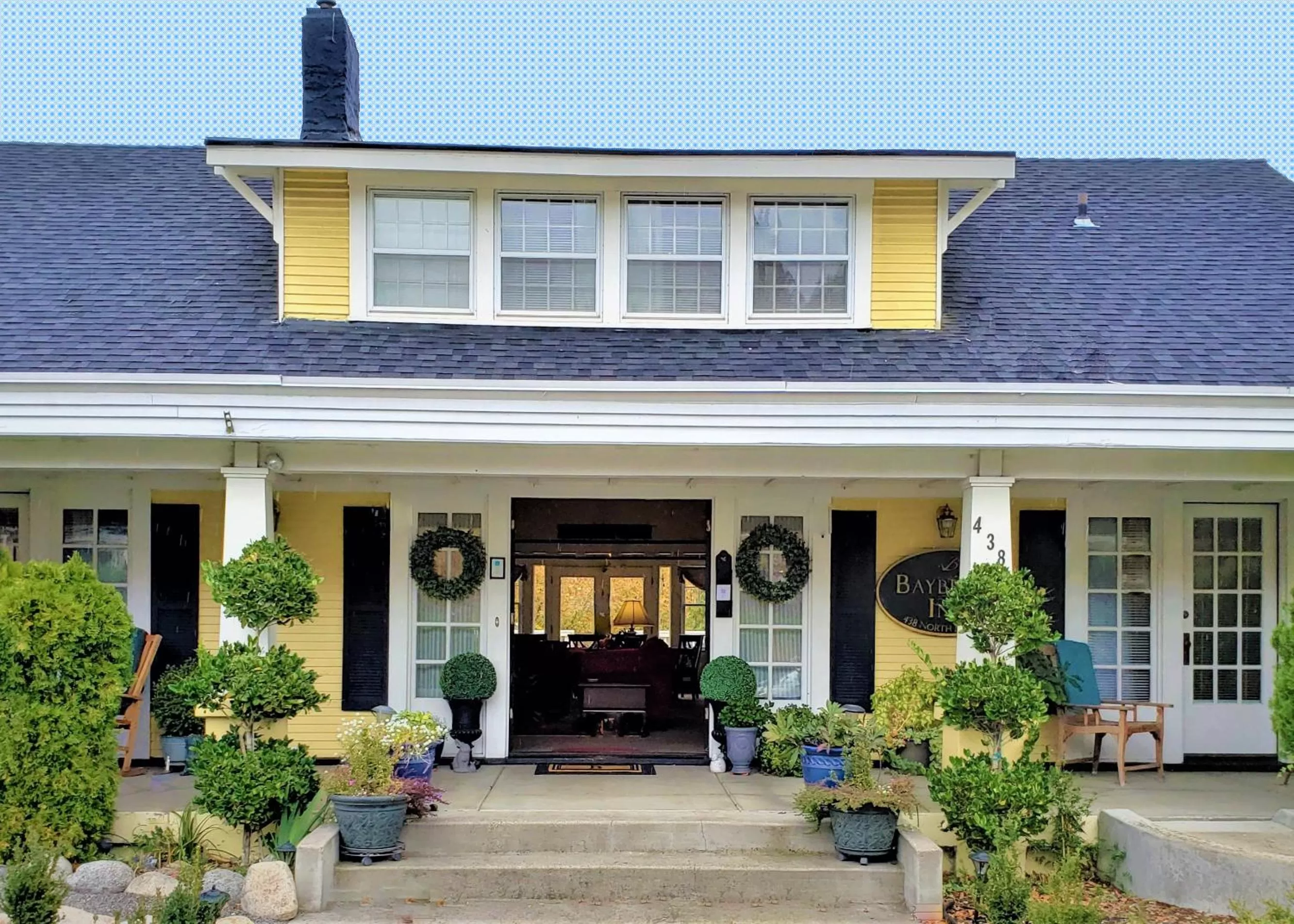 Property building in Bayberry Inn B&B and Oregon Wellness Retreat