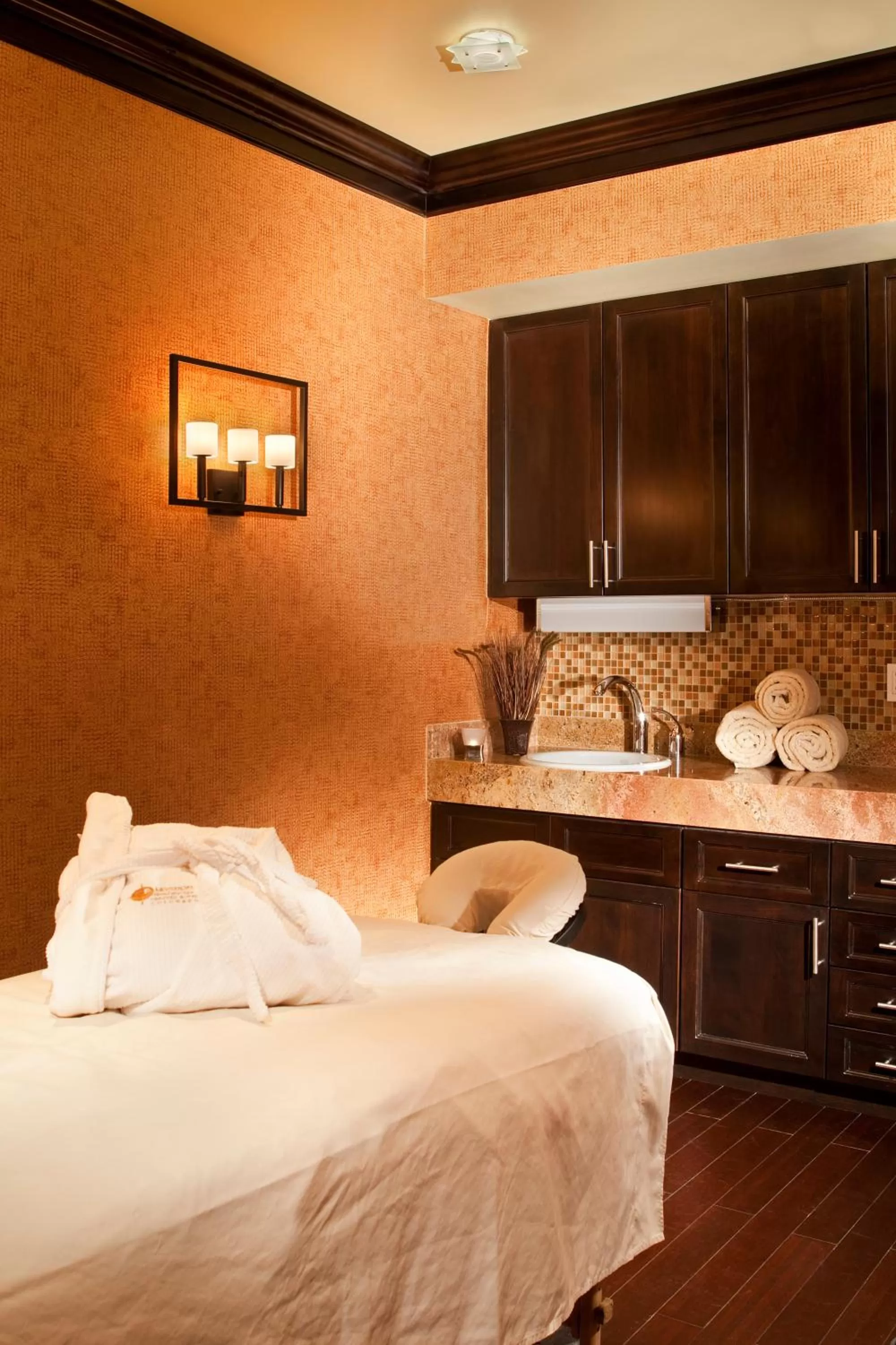 Spa and wellness centre/facilities, Bed in Elevation Hotel & Spa