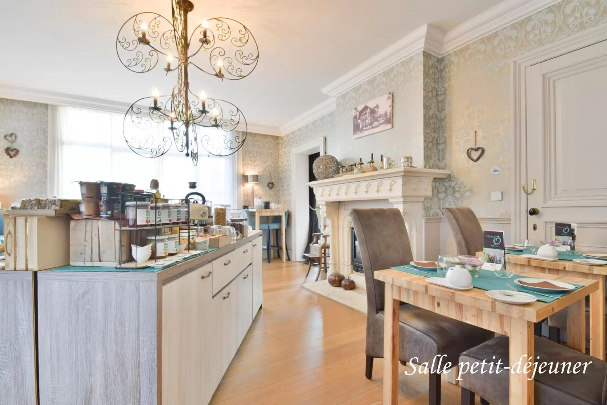 Breakfast in Hôtel l'Ecrin d'Ô