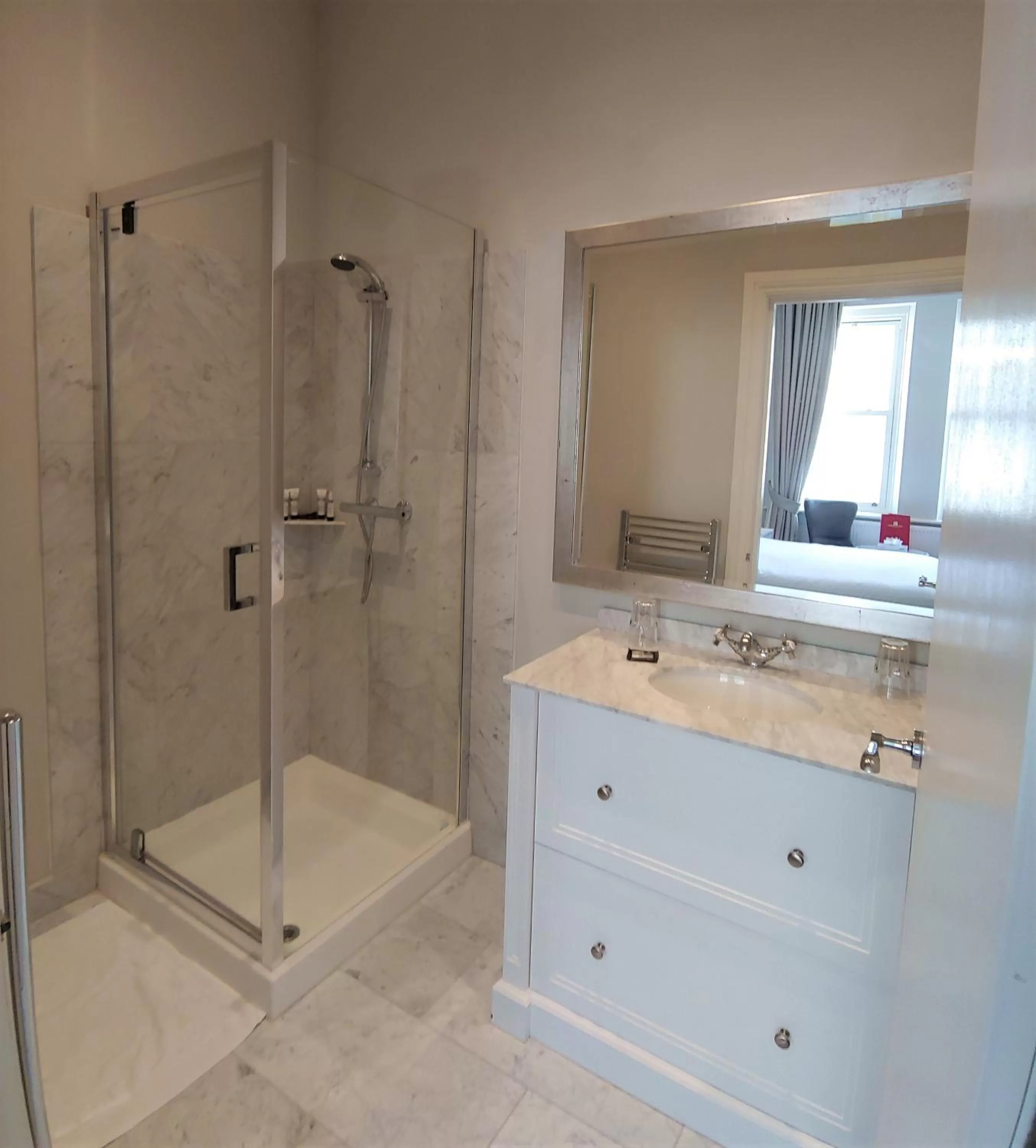 Shower in The Chatsworth Hotel