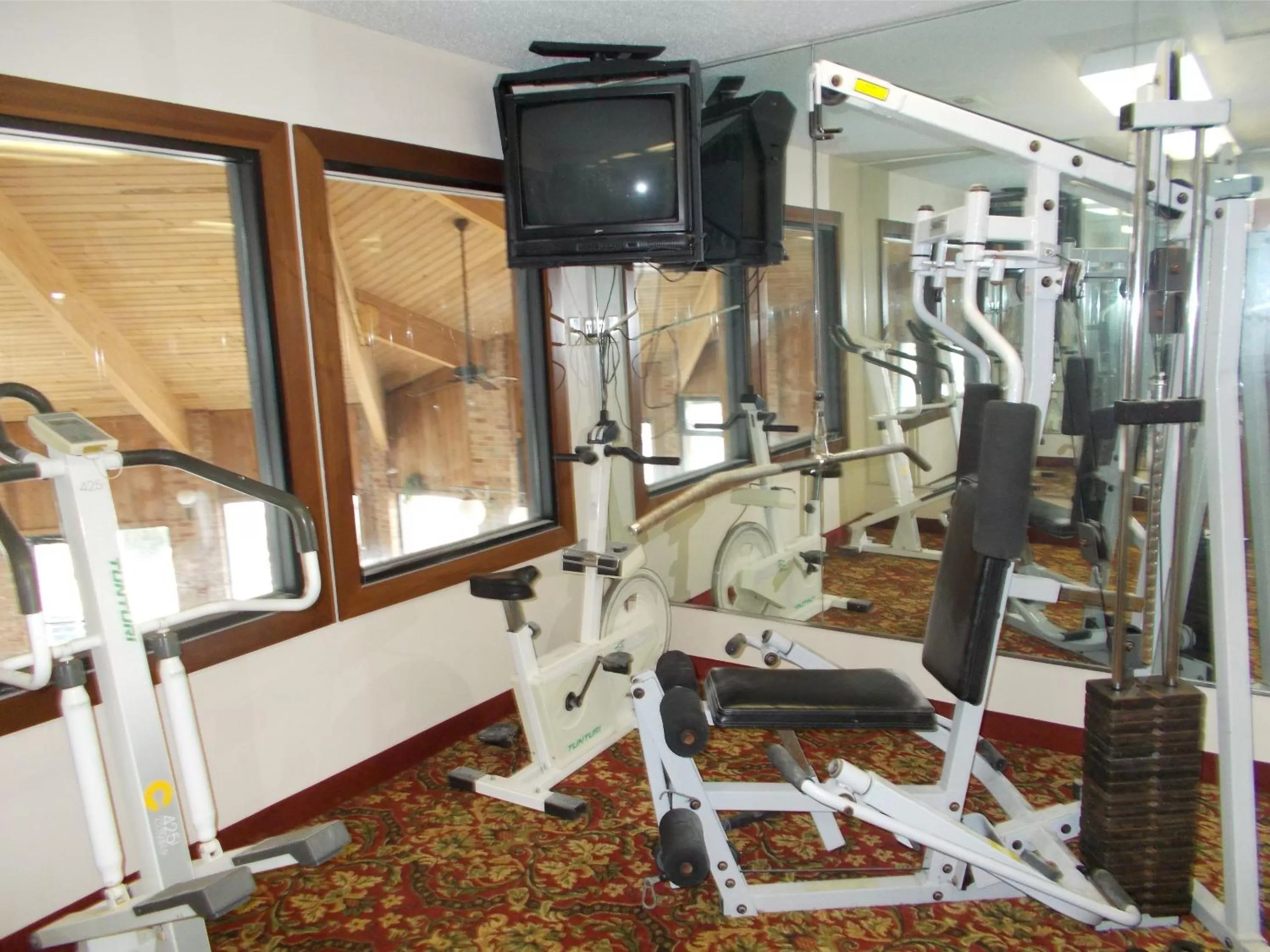 Fitness centre/facilities in Royalton Inn and Suites, Wilmington,Ohio