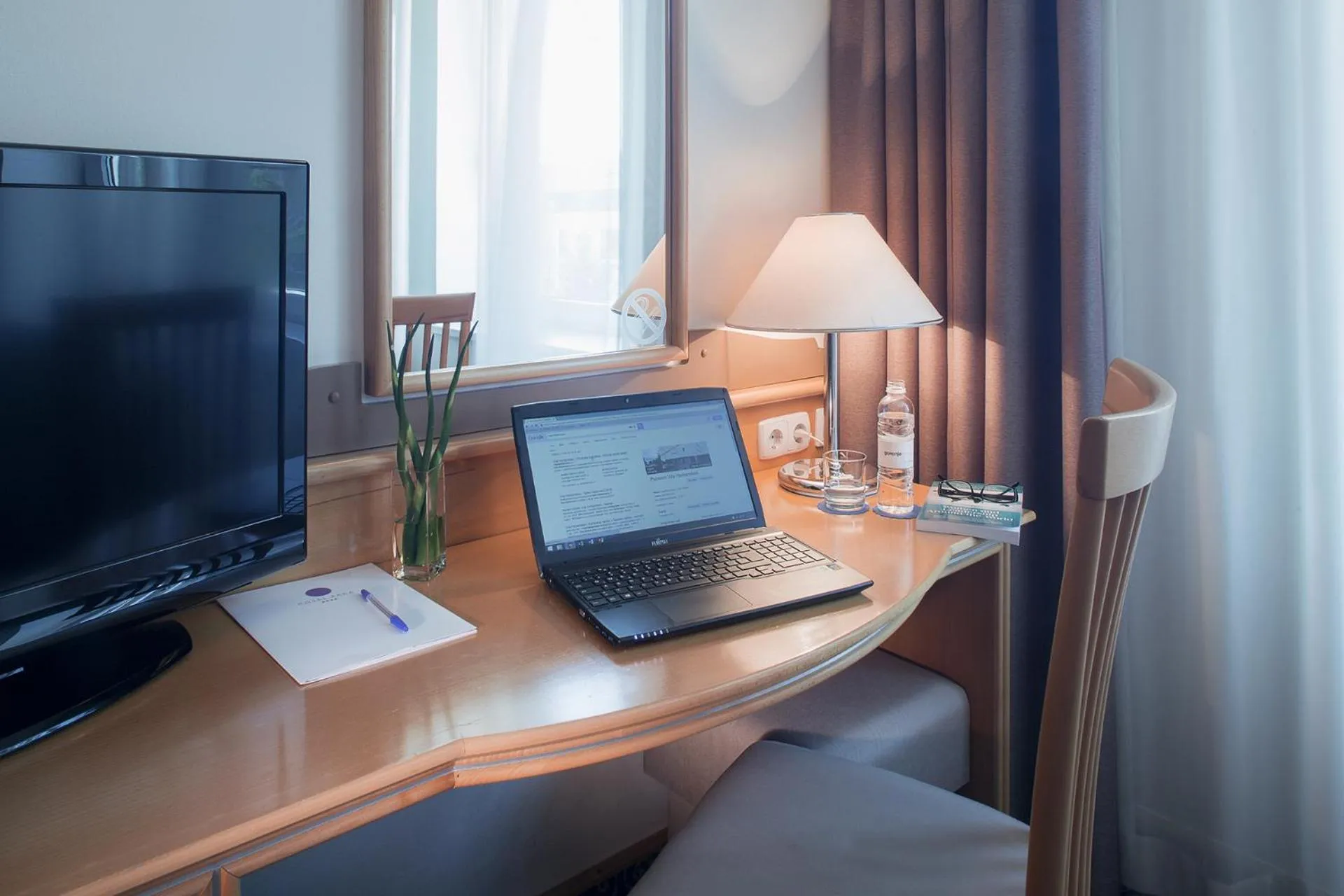 Business facilities, Bed in Hotel Paka