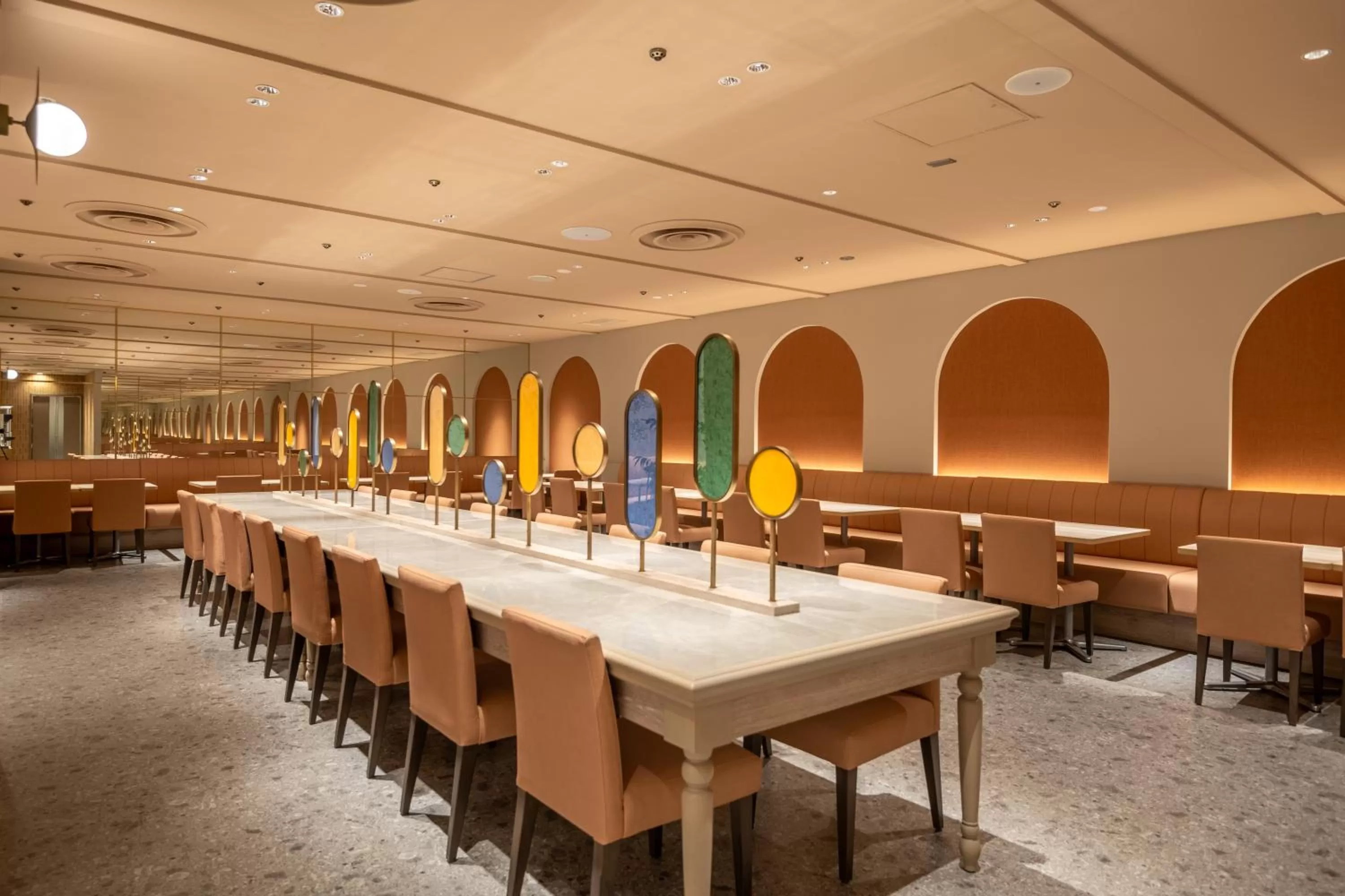 Restaurant/places to eat in Art Hotel Narita