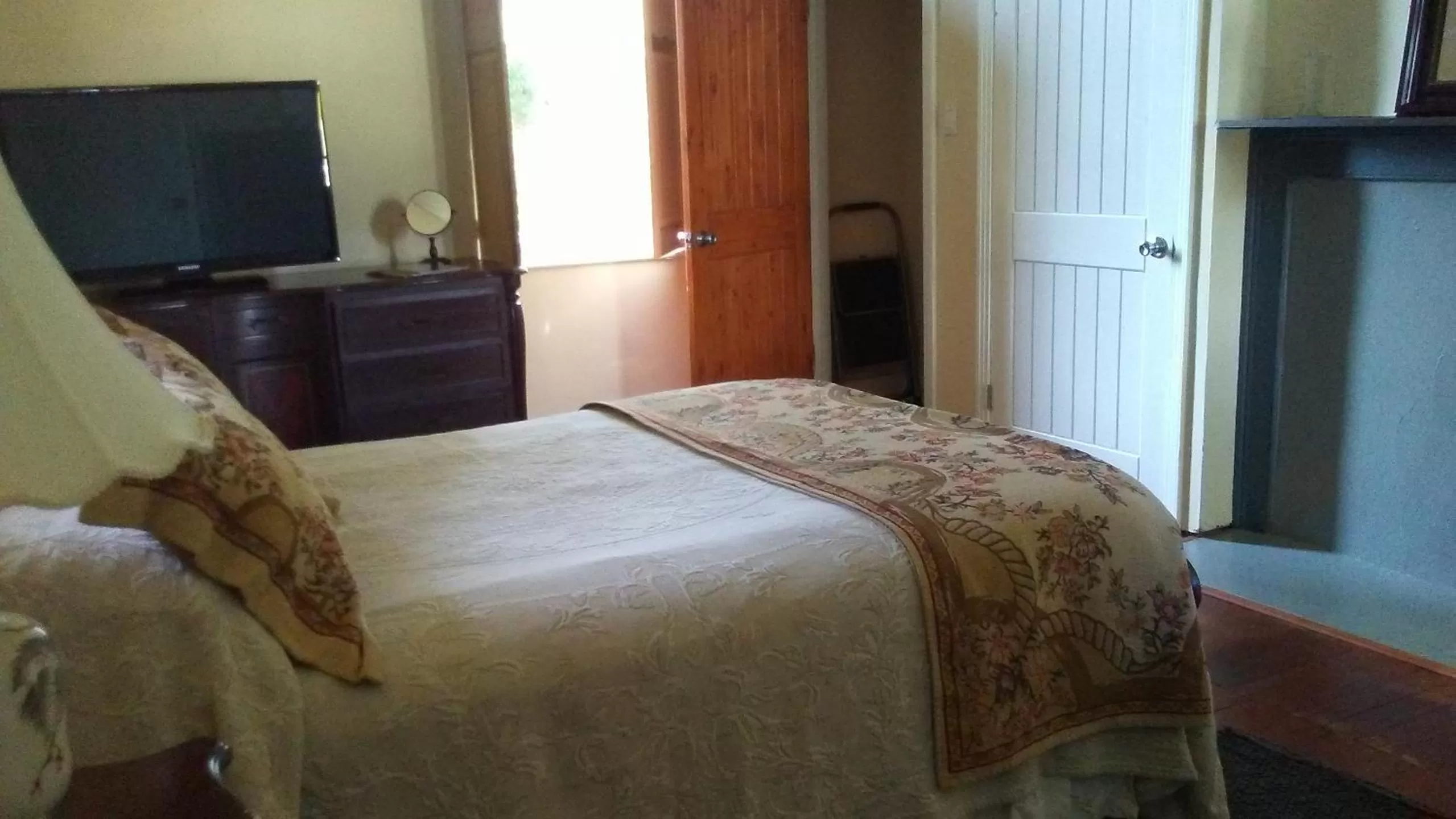 Decorative detail, Bed in Concord Quarters