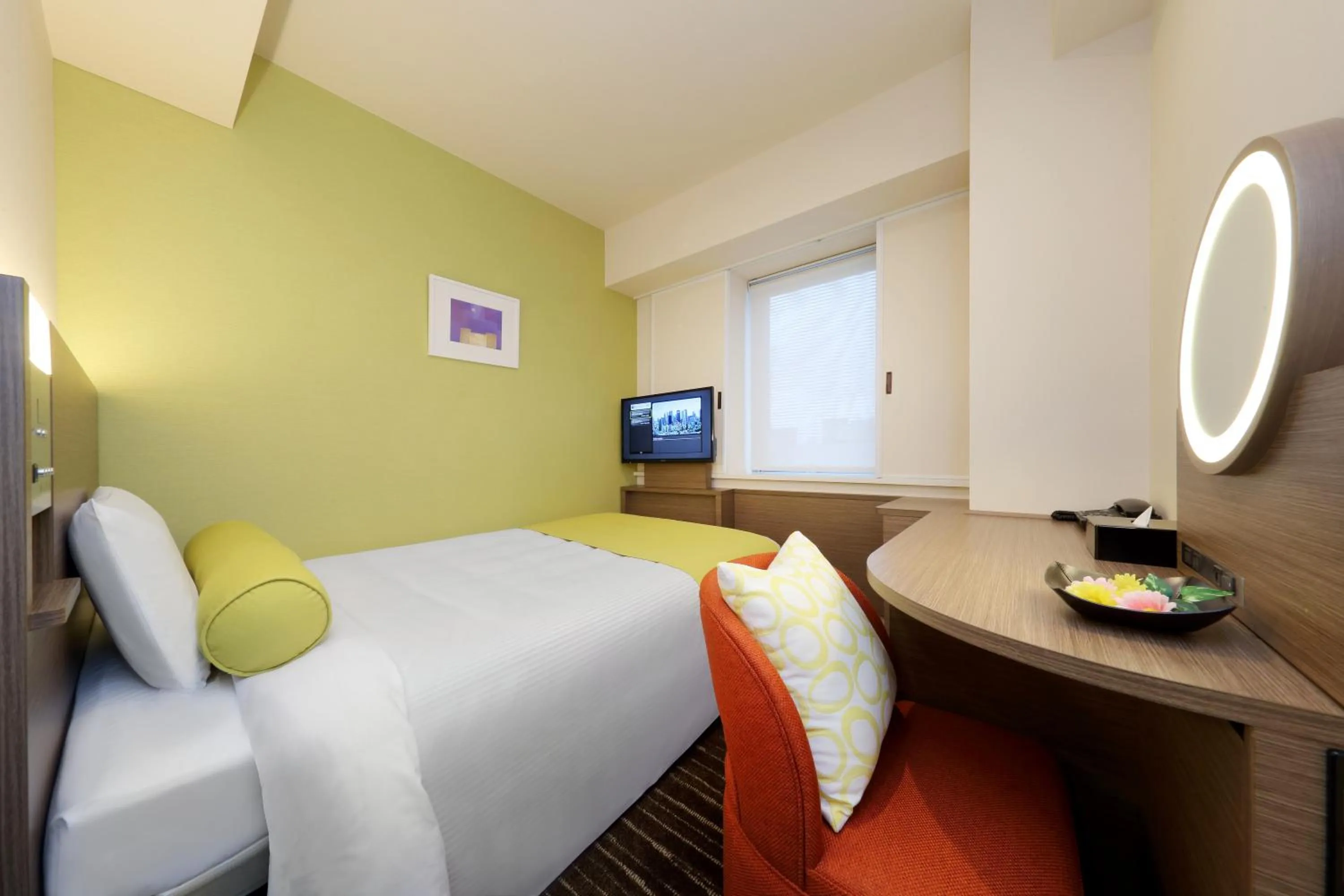 Photo of the whole room, Bed in Keio Presso Inn Ikebukuro