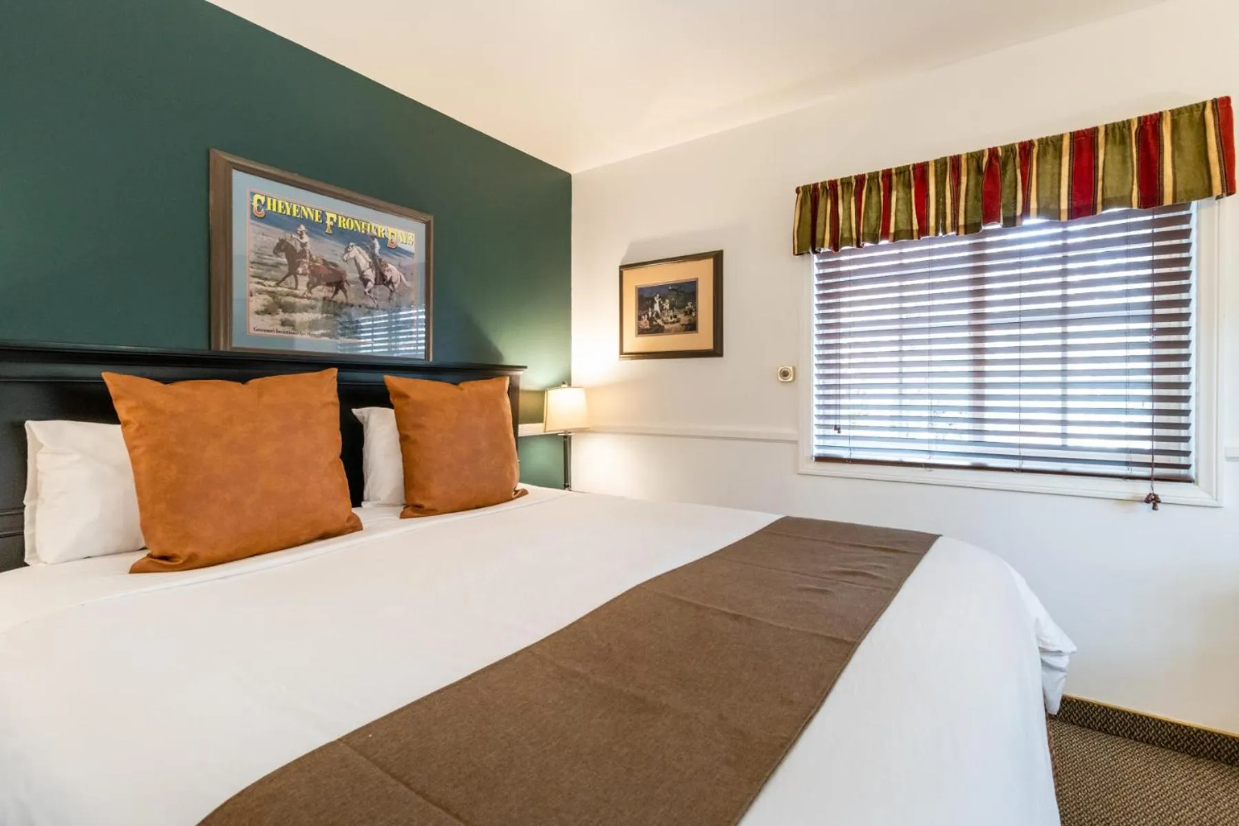 Saddleback Inn at Lake Arrowhead