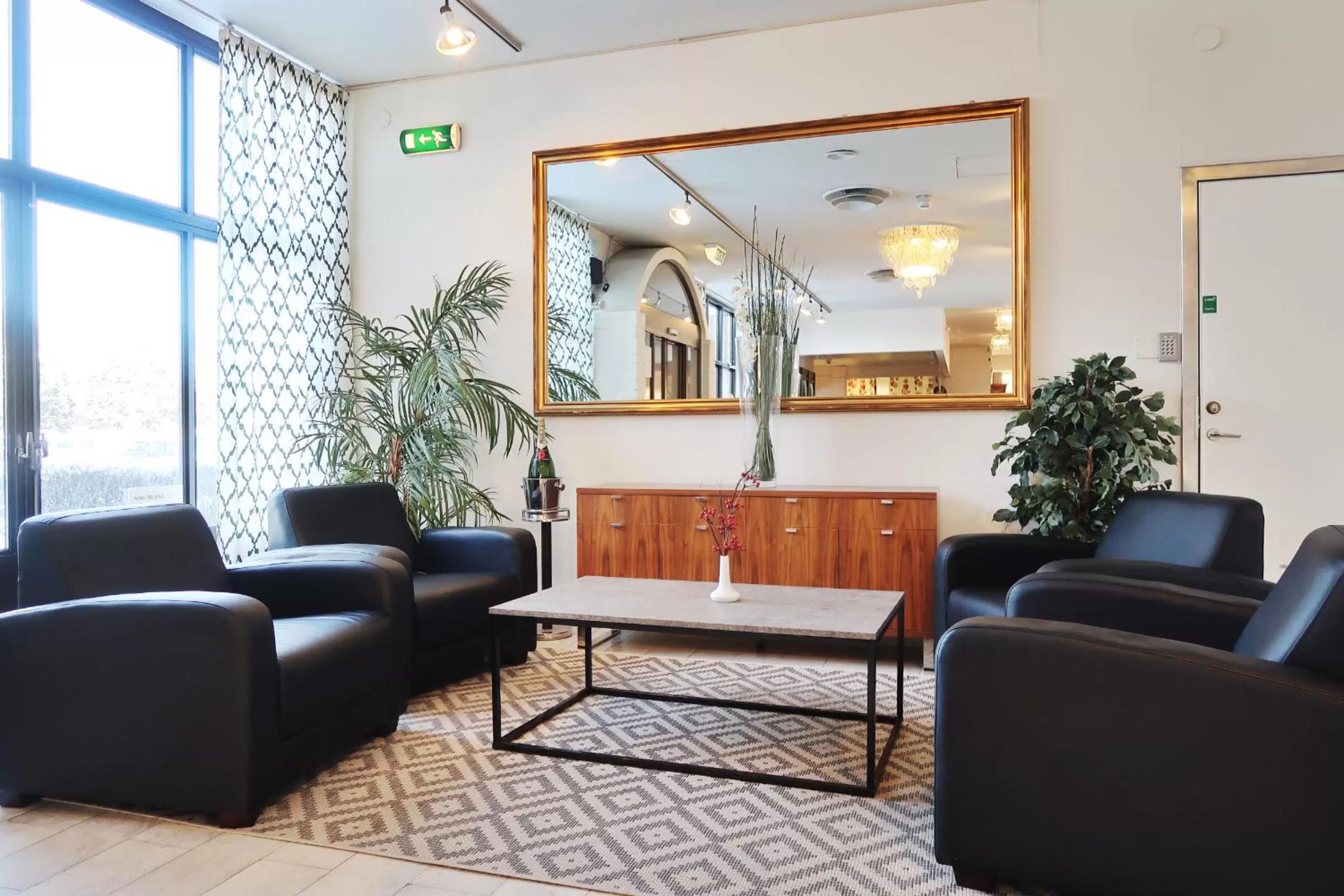 Lobby or reception in Optima Hotel Roslagen by Reikartz