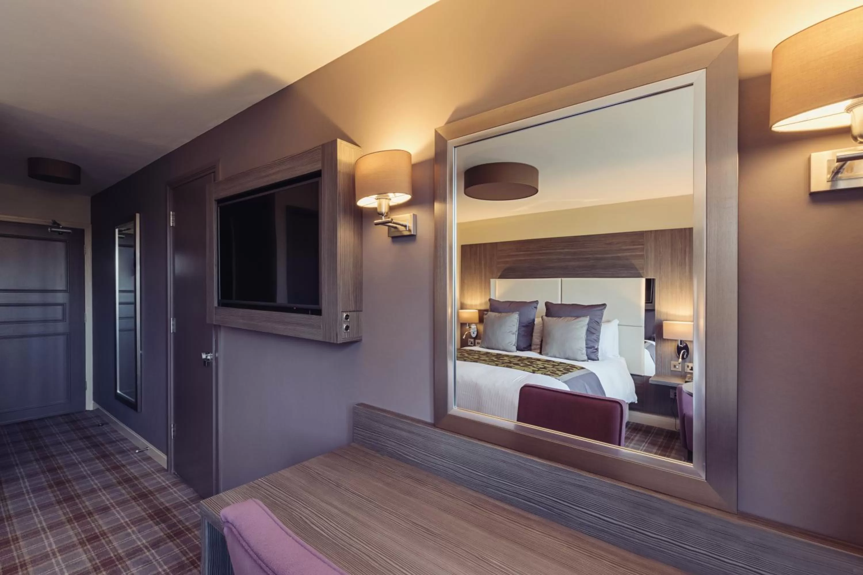 Bedroom, Bed in Abbey House Hotel