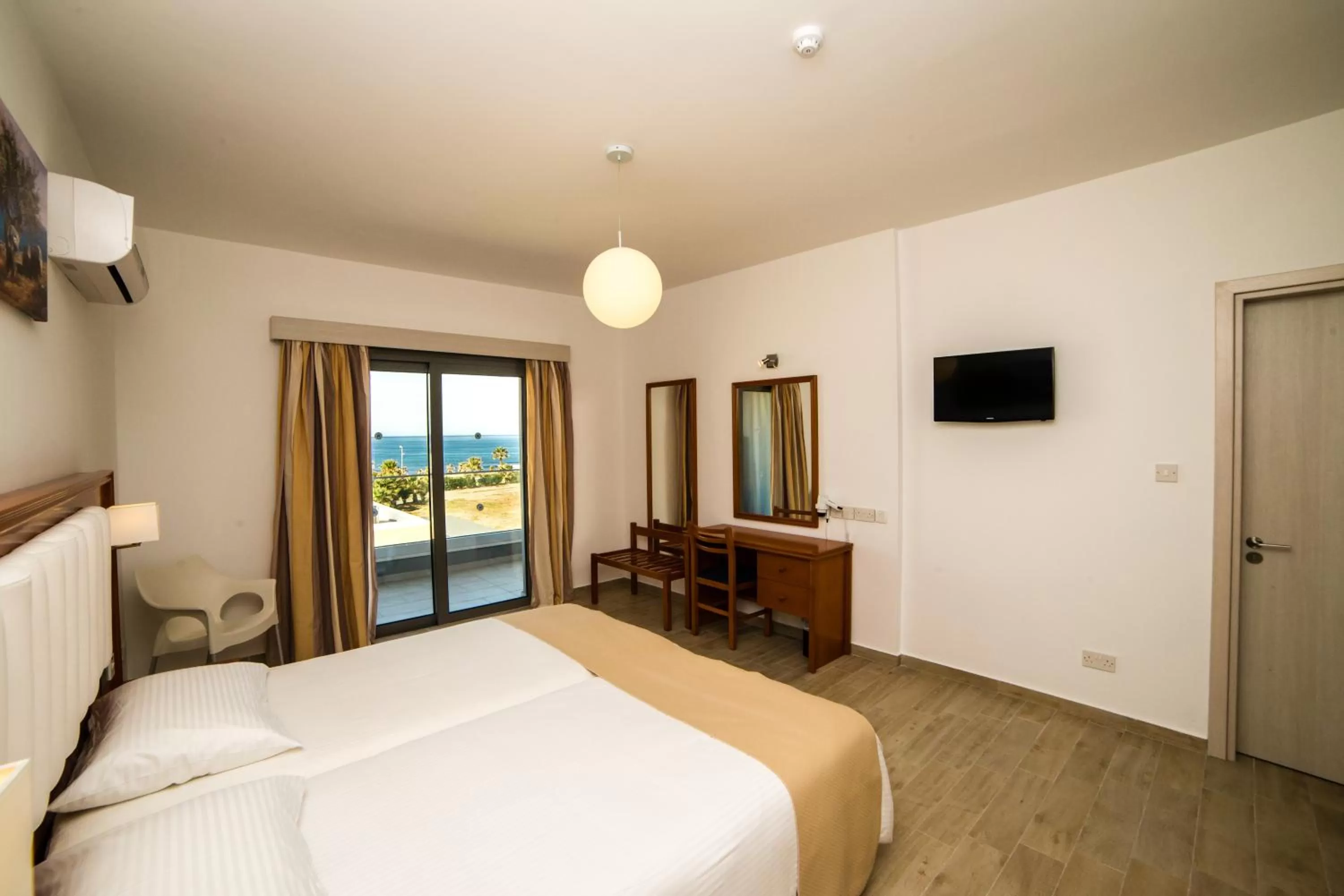 Bed in Kefalos Beach Tourist Village