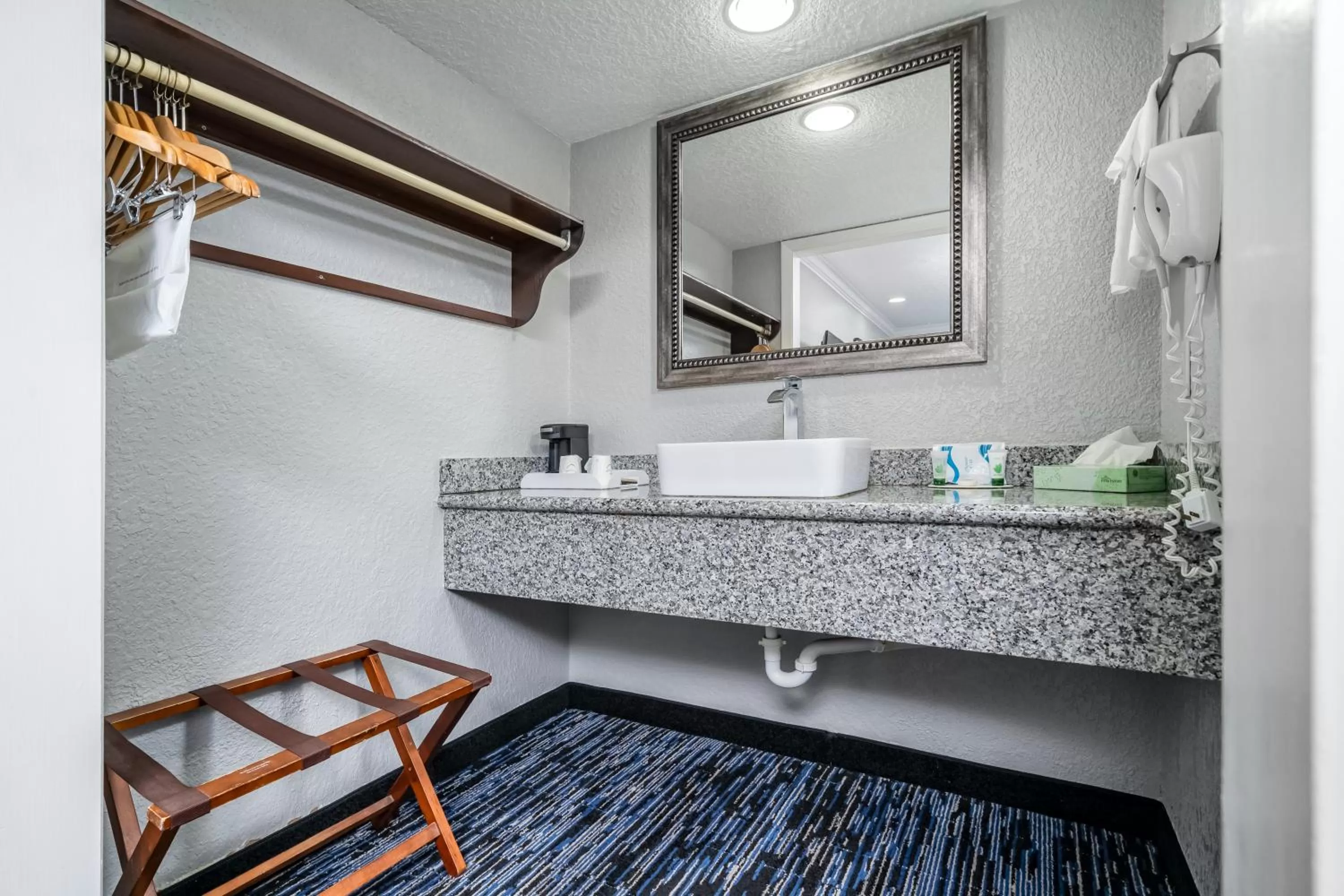 Bathroom in GatorTown Inn