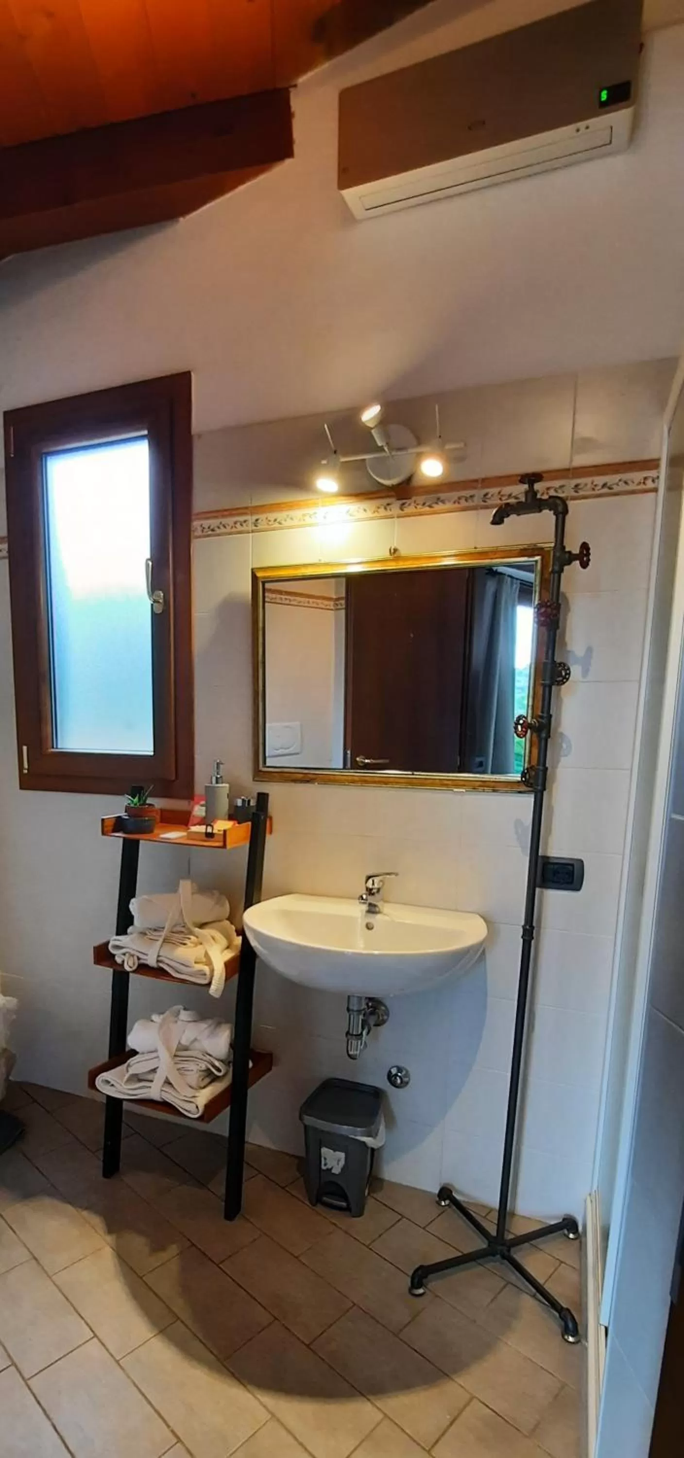 Bathroom in B&B A Casa di Silvia