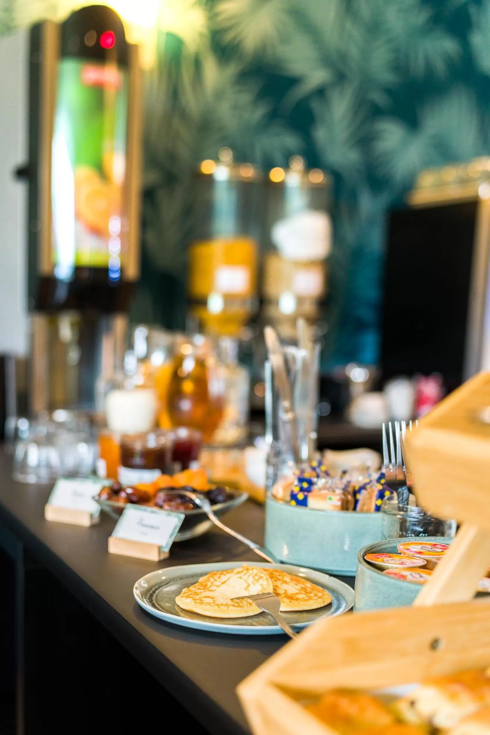 Food and drinks in Appart'hotel Victoria Garden Pau