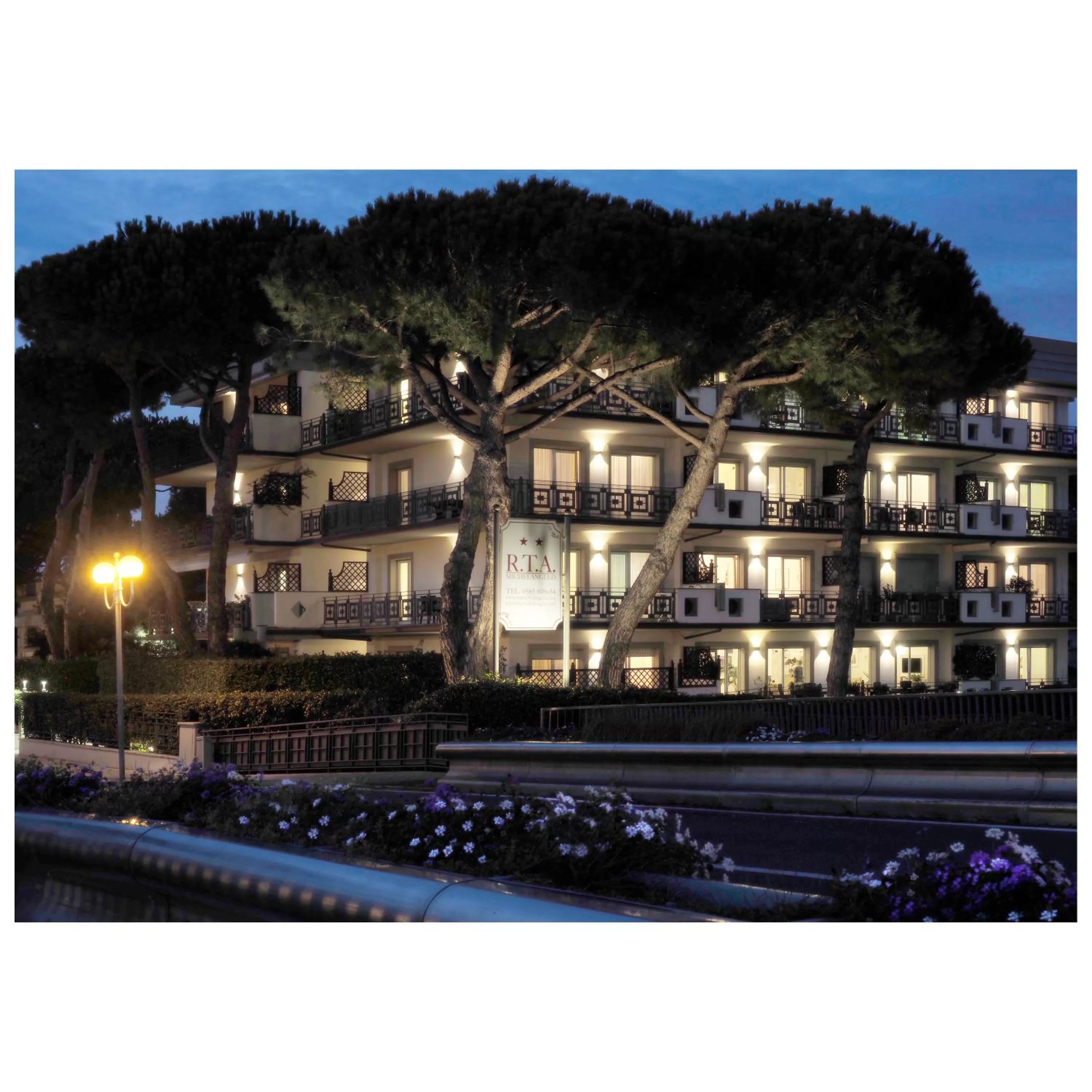 Sunset, Property Building in Michelangelo rta