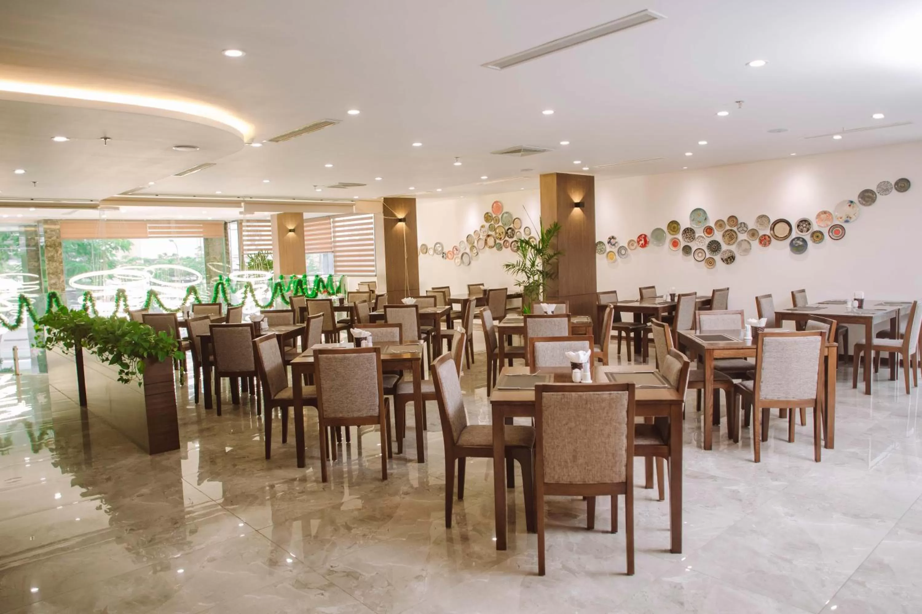 Restaurant/places to eat in Reyna Hotel Hanoi & Spa