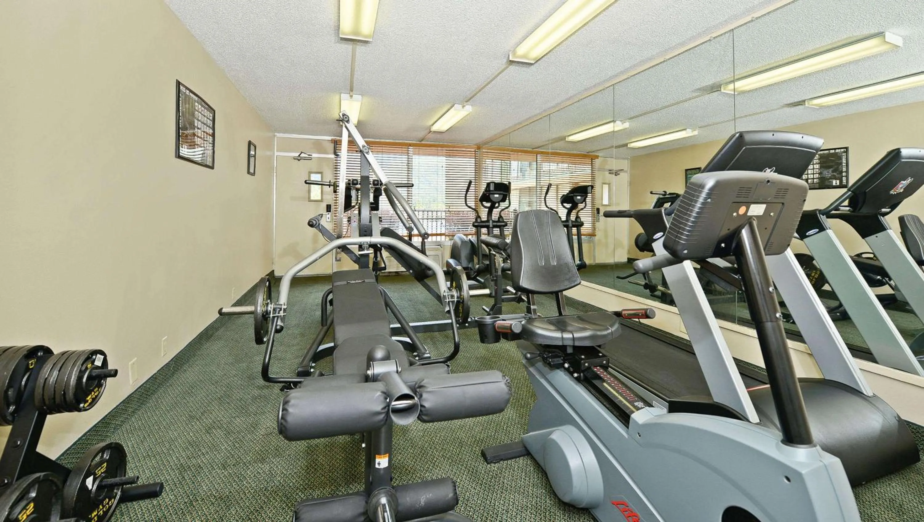Fitness centre/facilities in Magnuson Hotel Mountain View