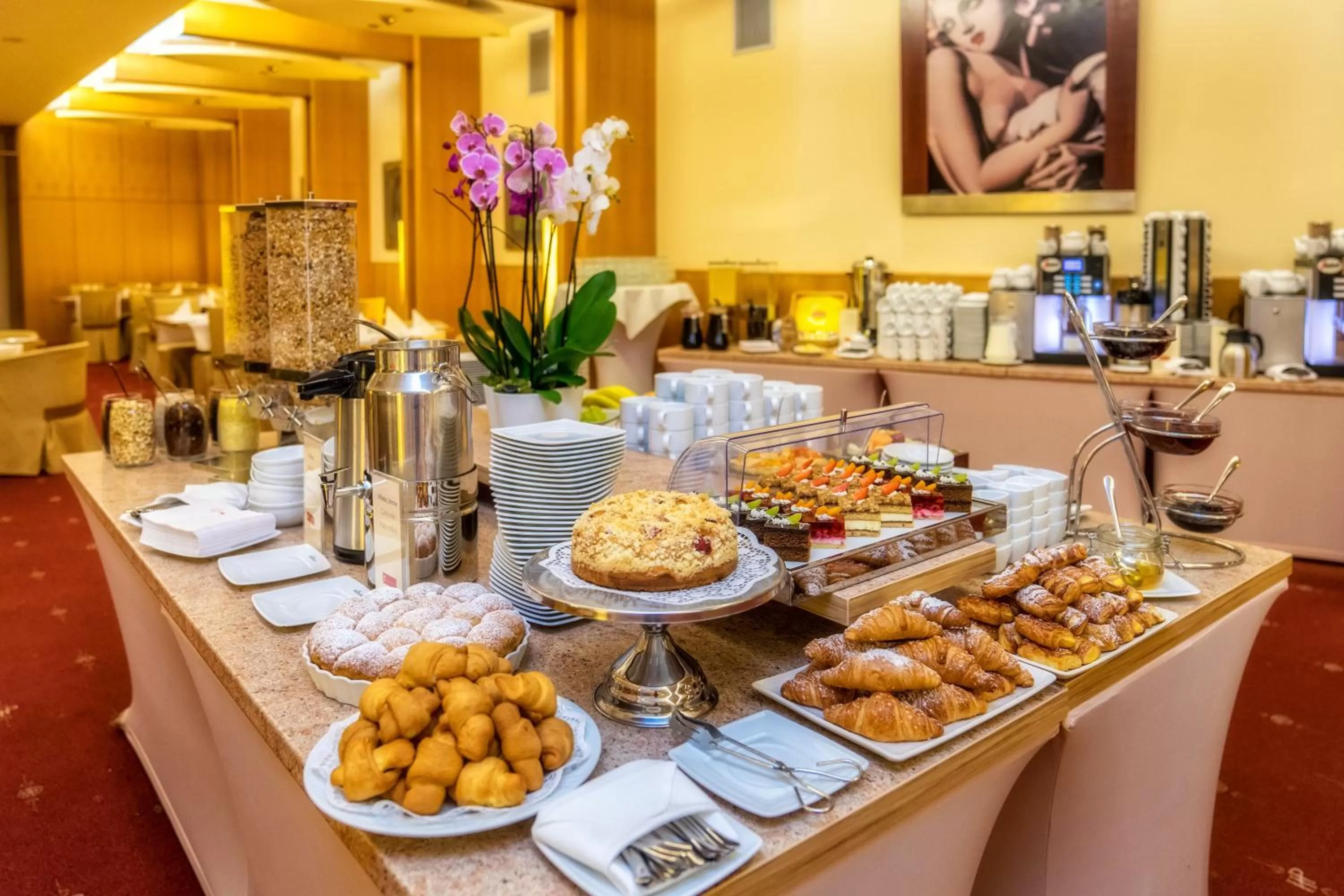 Restaurant/places to eat in HP Park Plaza