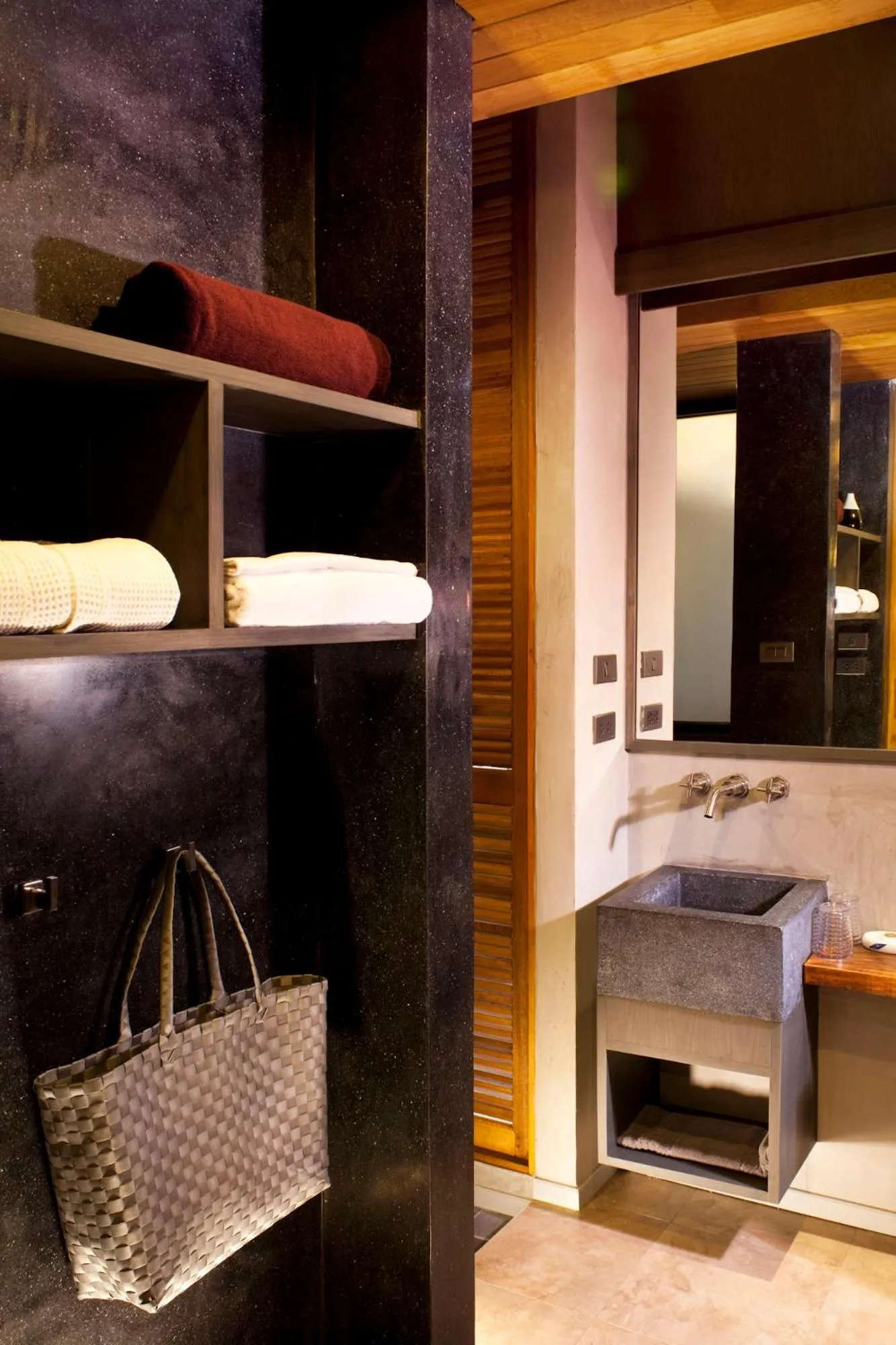 Bathroom in Villa Thalanena By The Beach