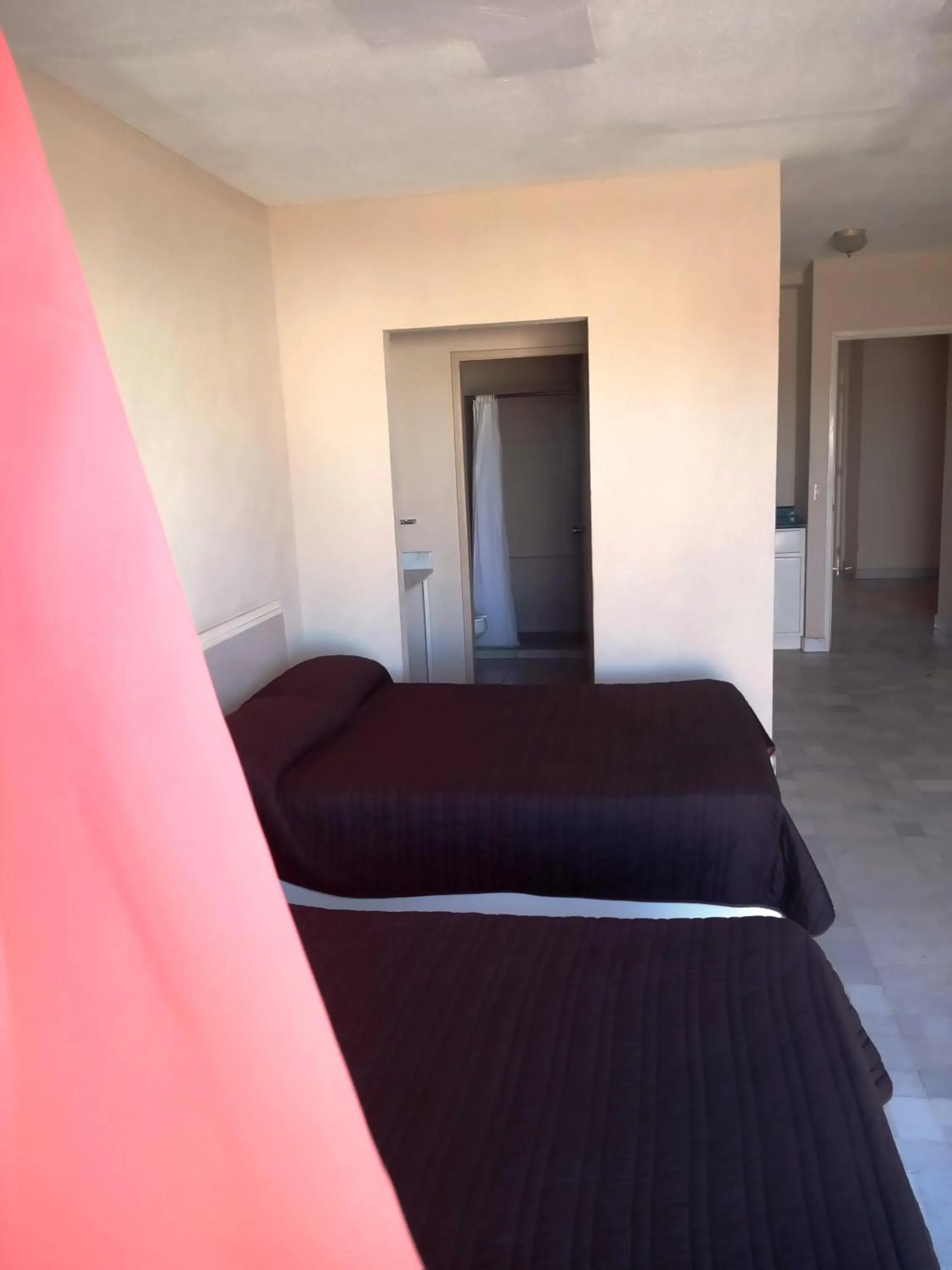 Los Jitos Hotel & Suites