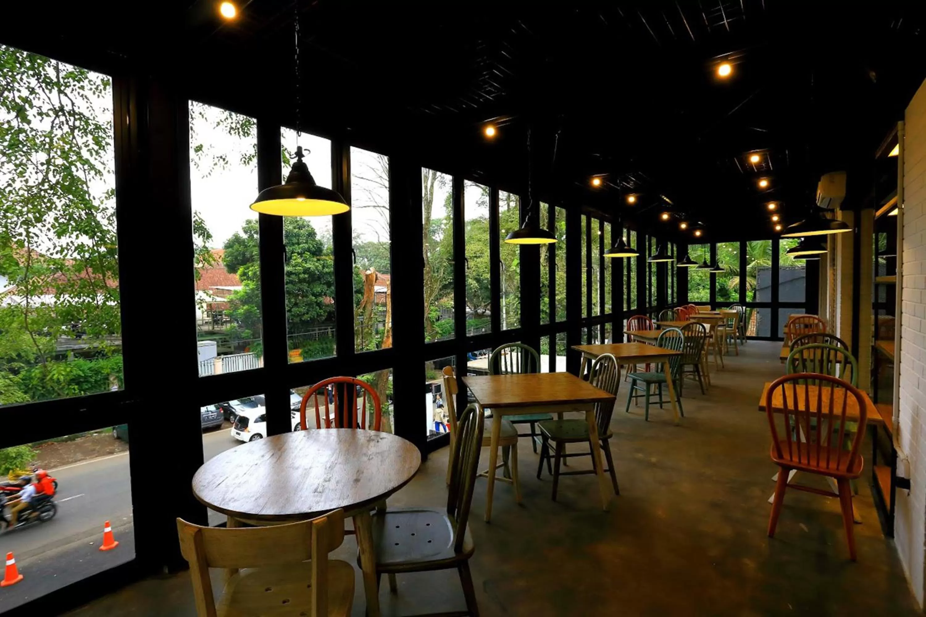 Restaurant/places to eat in Namin Dago Hotel