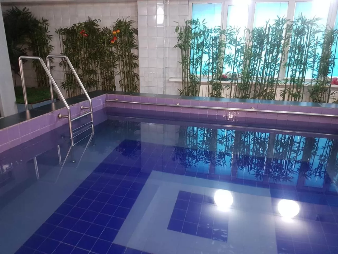 Pool view in Hotel Kezdesu