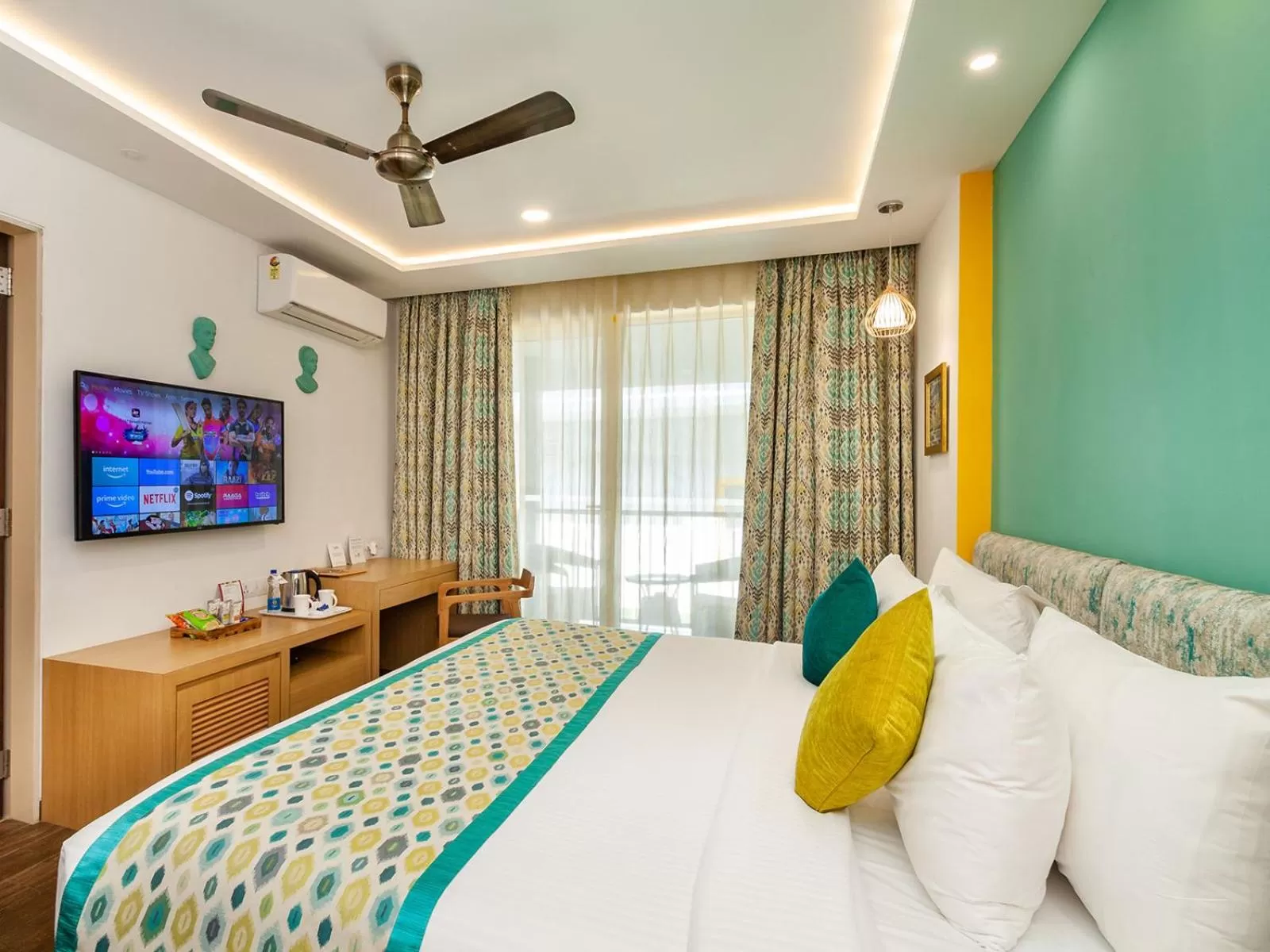 Bed in Acron Seaway Resort