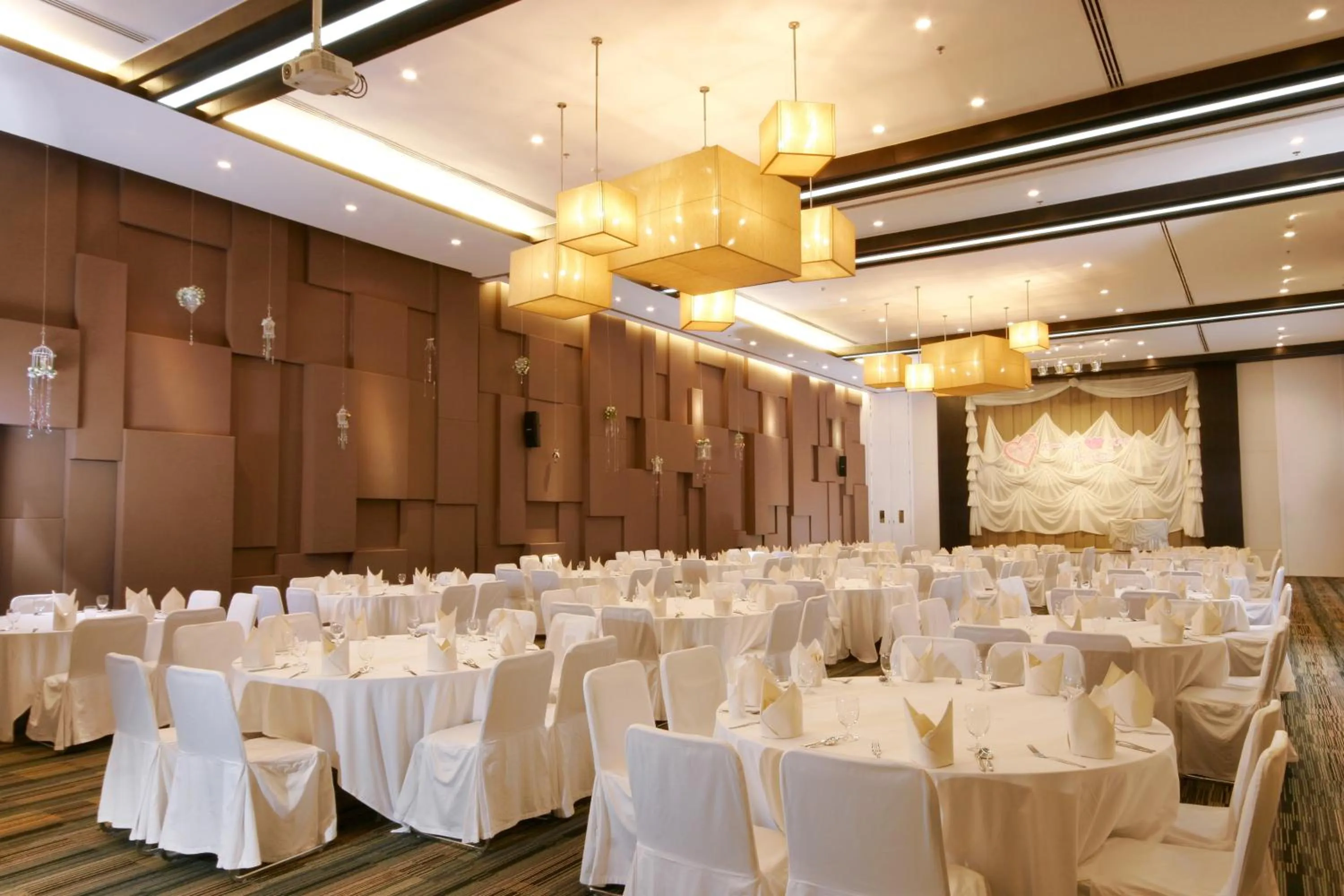 Meeting/conference room in Kameo Grand Hotel & Serviced Apartment, Rayong