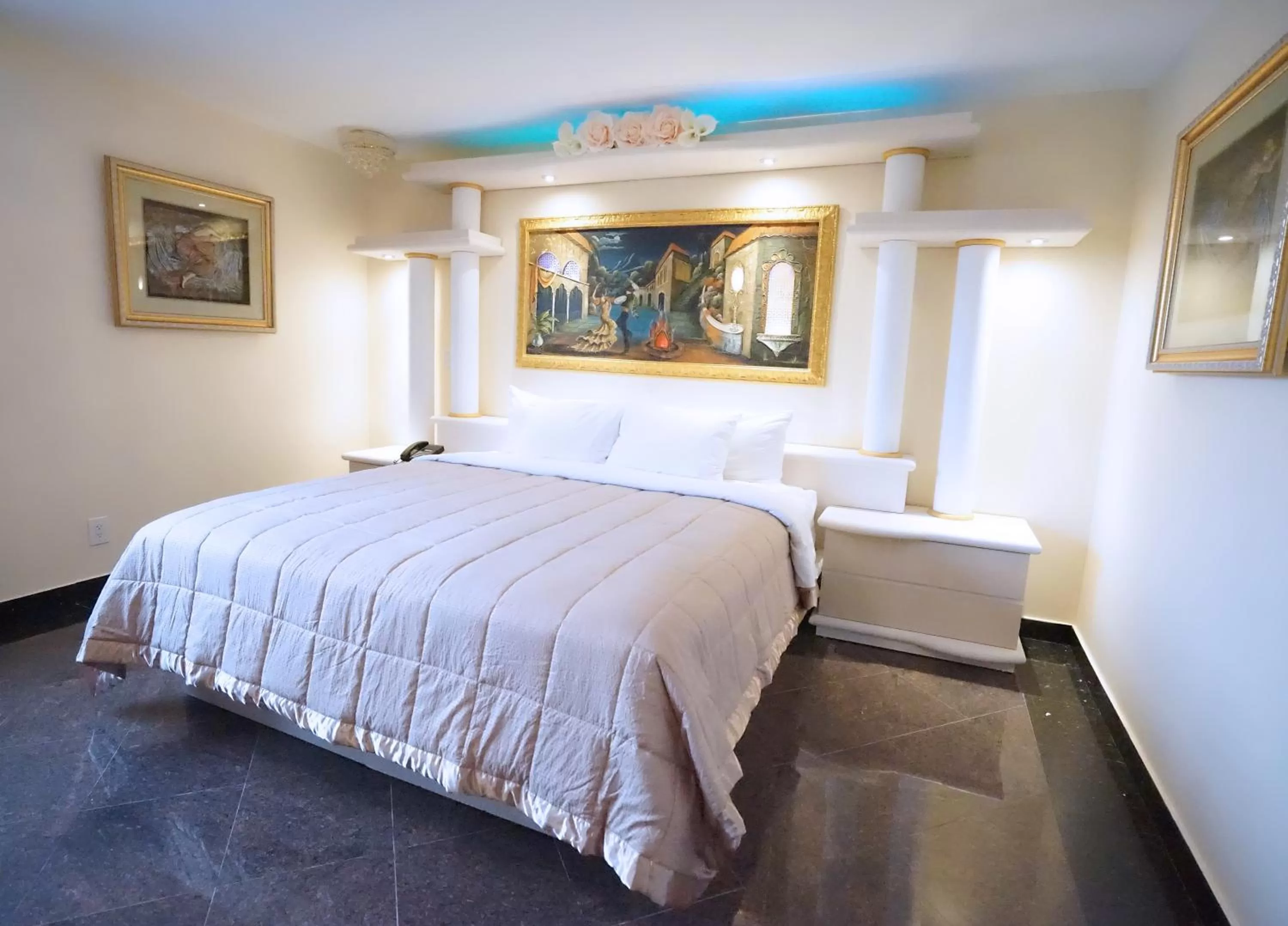 Photo of the whole room, Bed in Paris Suites Hotel