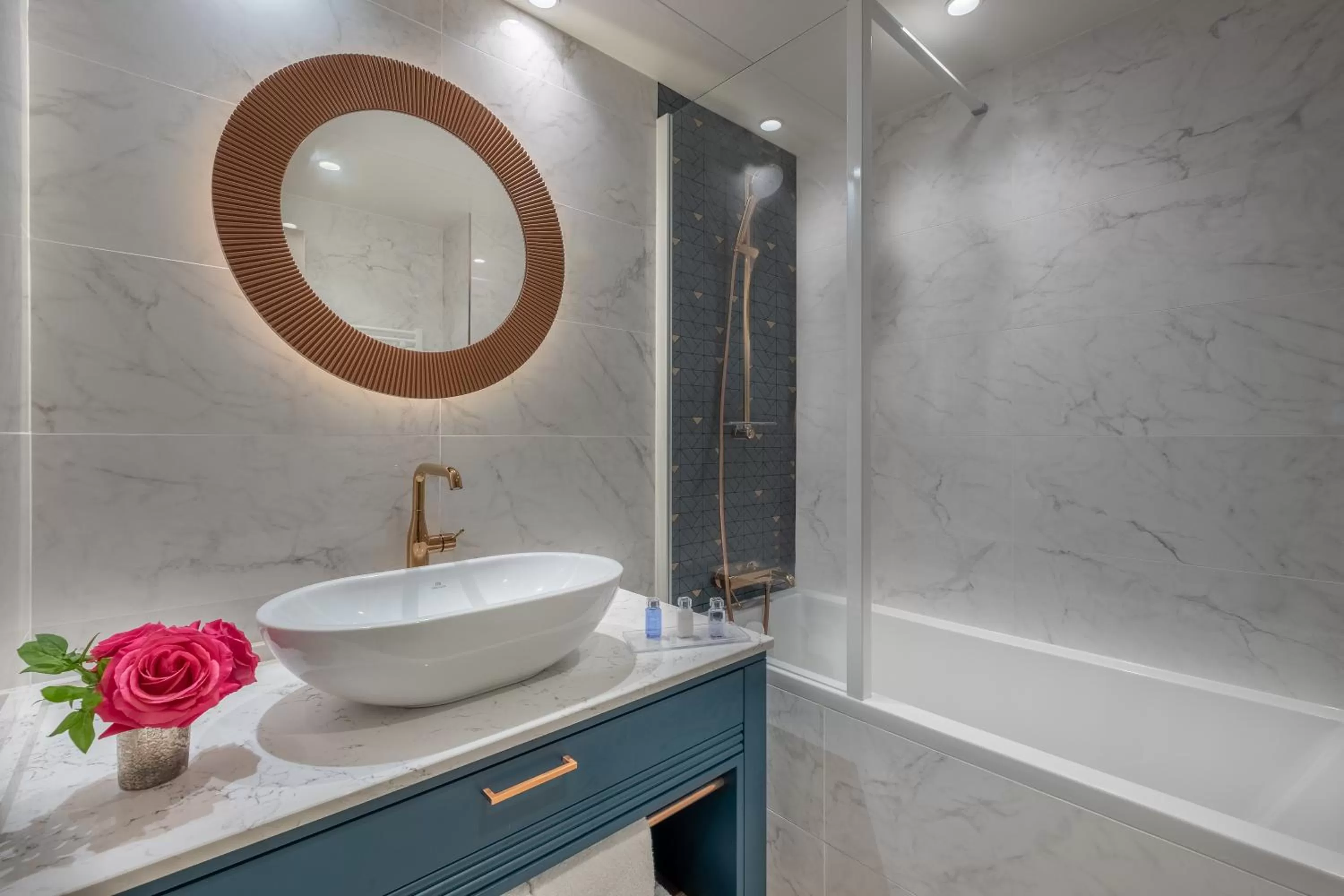 Bathroom in Hôtel Le Tourville by Inwood Hotels