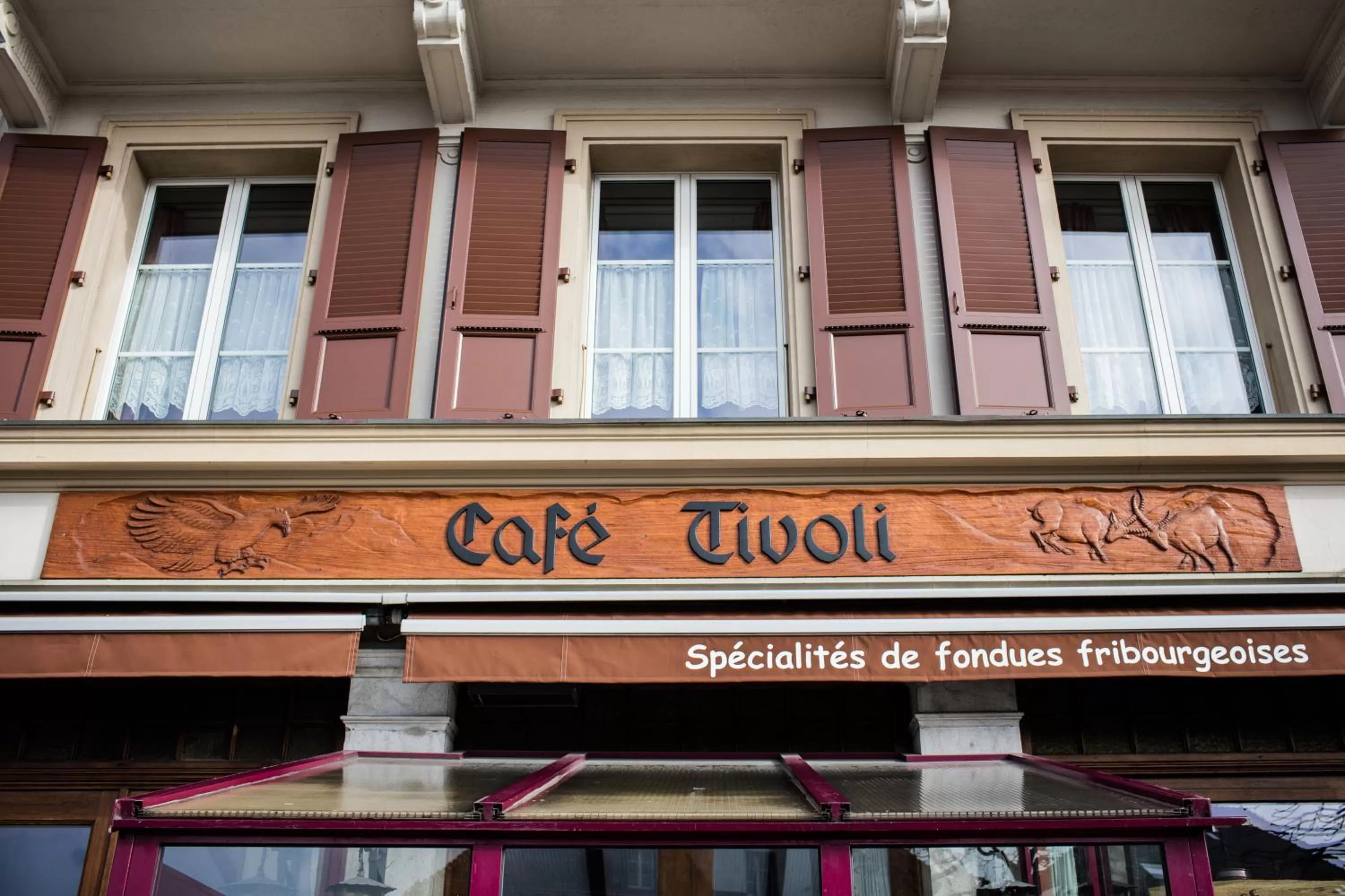 Property Building in Café Tivoli