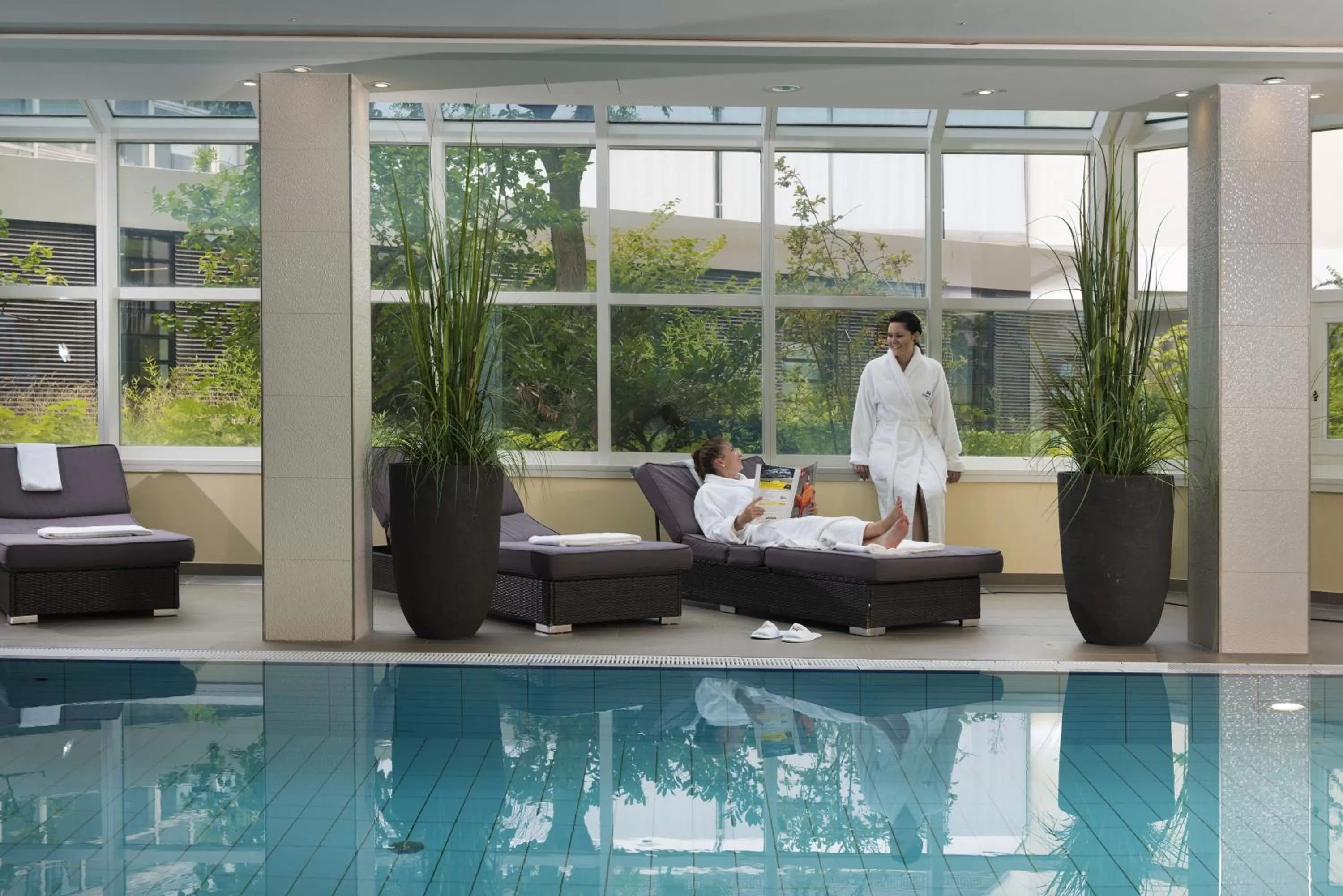 Swimming pool in Maritim Hotel Würzburg