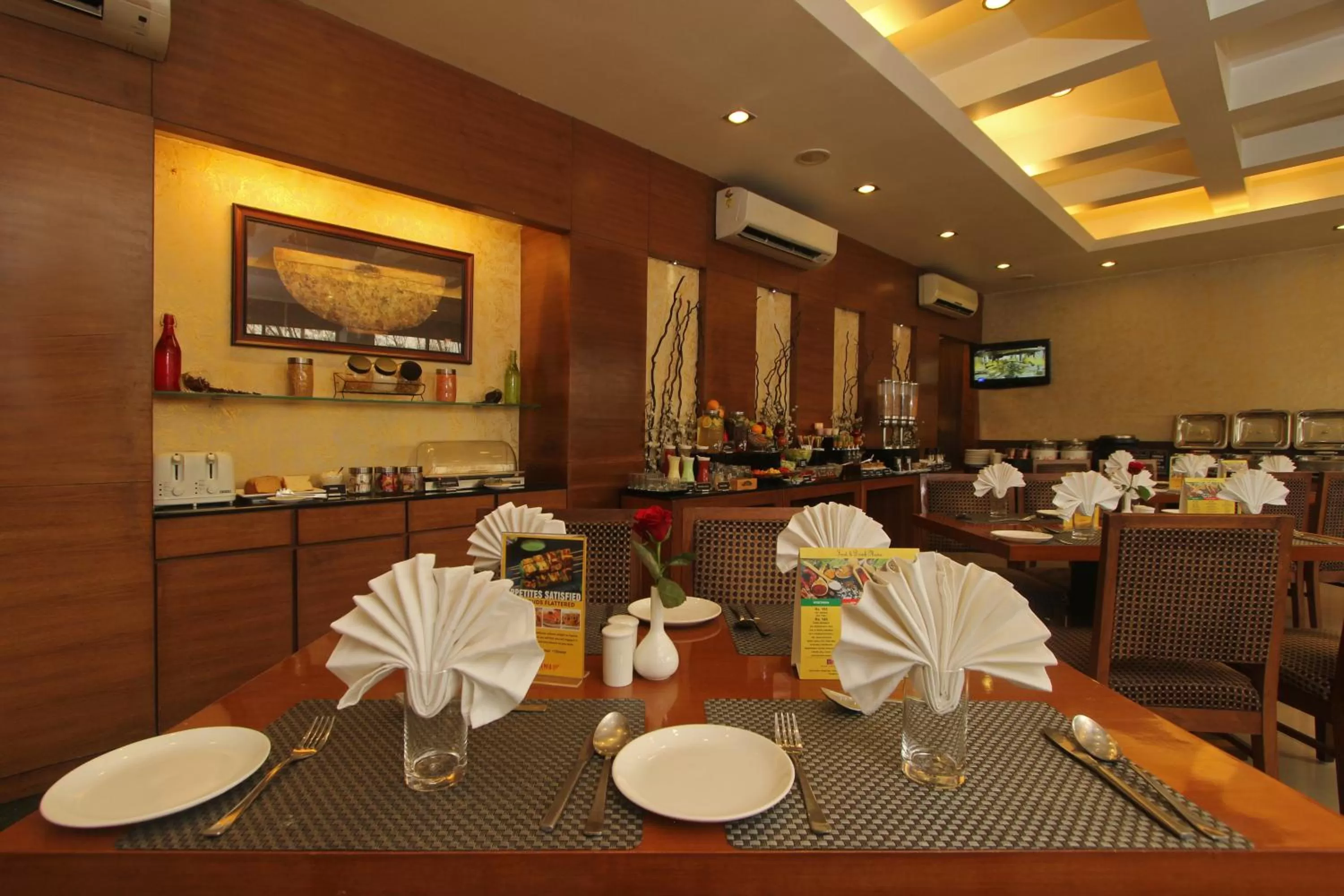 Restaurant/places to eat in Hotel Phoenix Koregaon Park