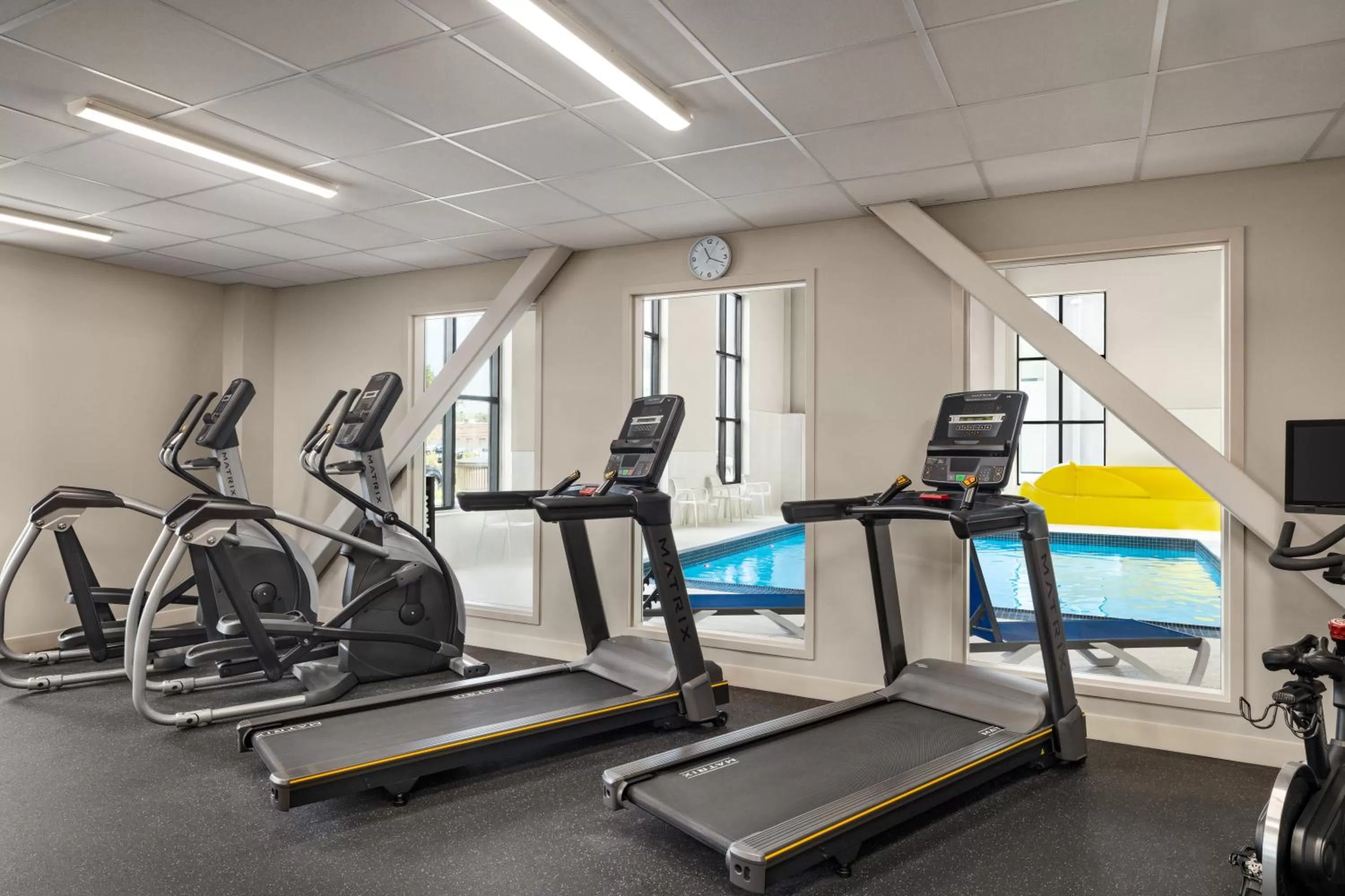 Fitness centre/facilities in Microtel Inn & Suites Dorval QC