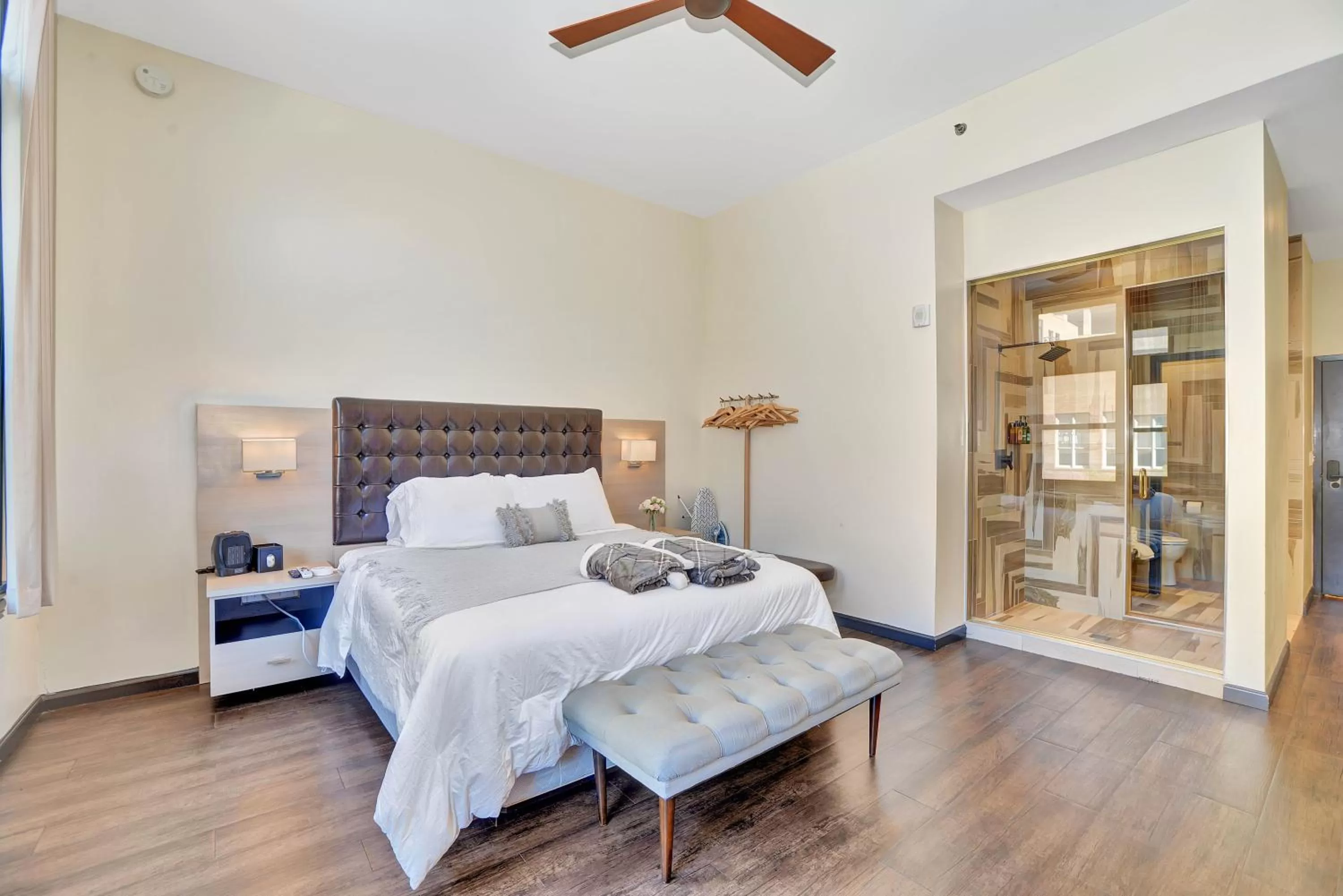 Photo of the whole room, Bed in Good Hotels Downtown Denver