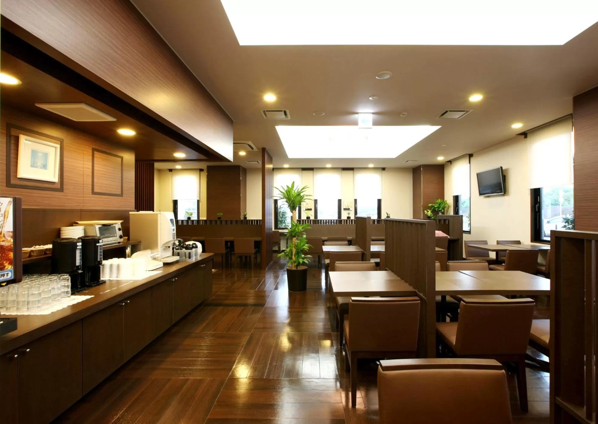 Restaurant/places to eat in Hotel Route-Inn Handakamezaki