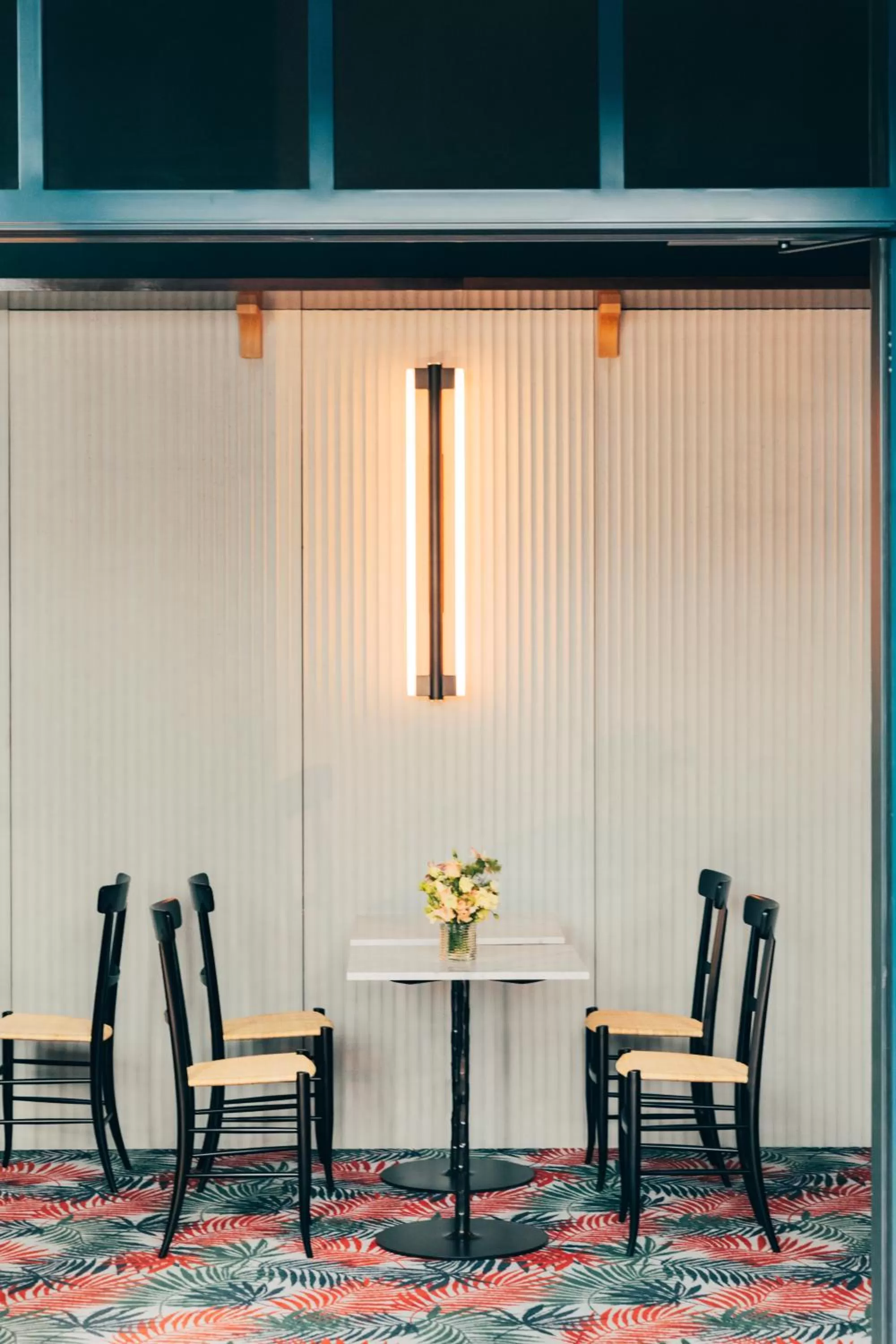 Communal lounge/ TV room in Hôtel Wallace, a Member of Design Hotels