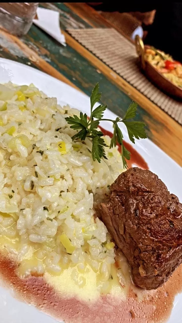 A Mi Manera Pousada , cerveja própria e Bistrô !