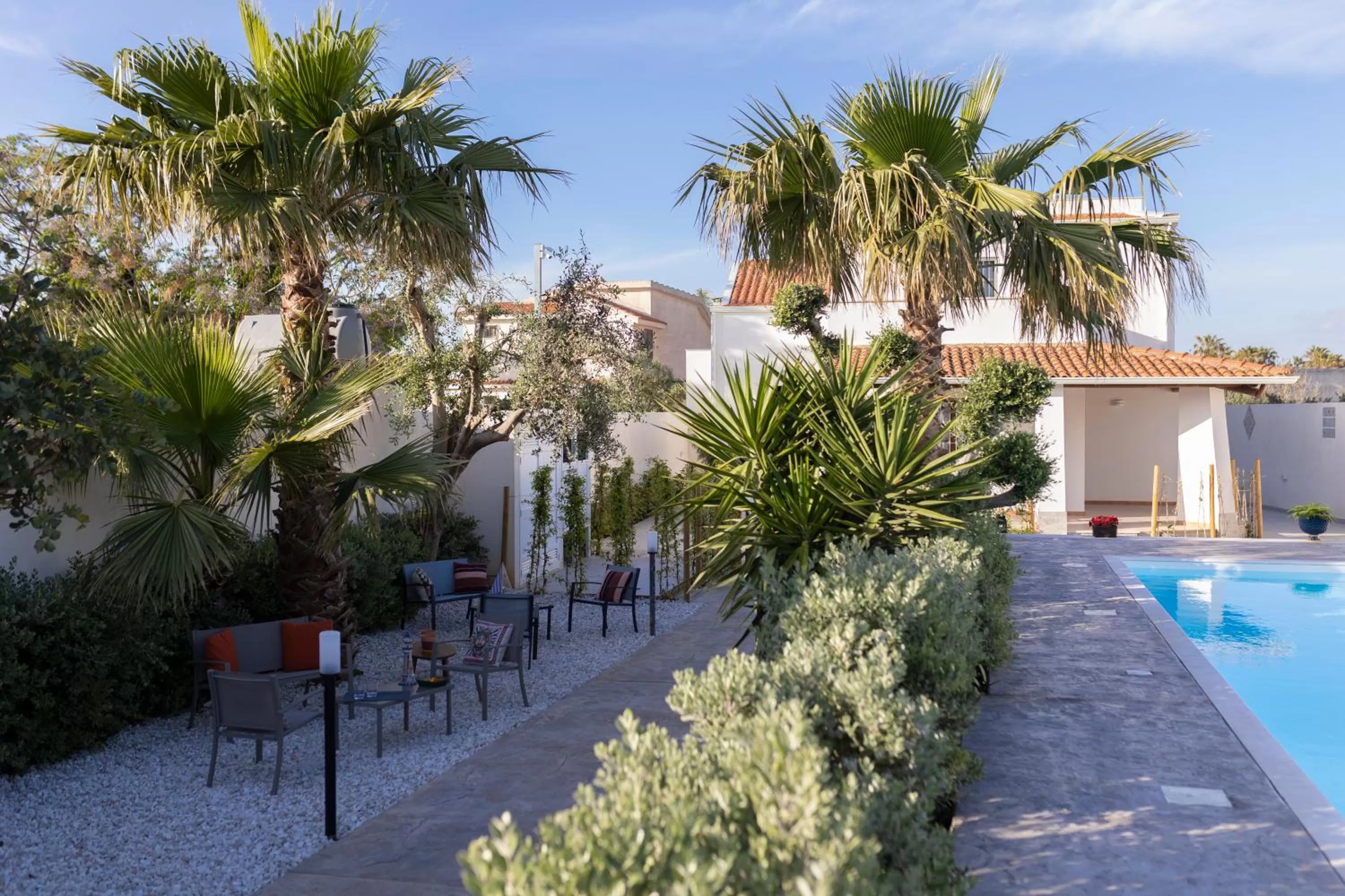 MrBrown - Cinzia Resort Beach