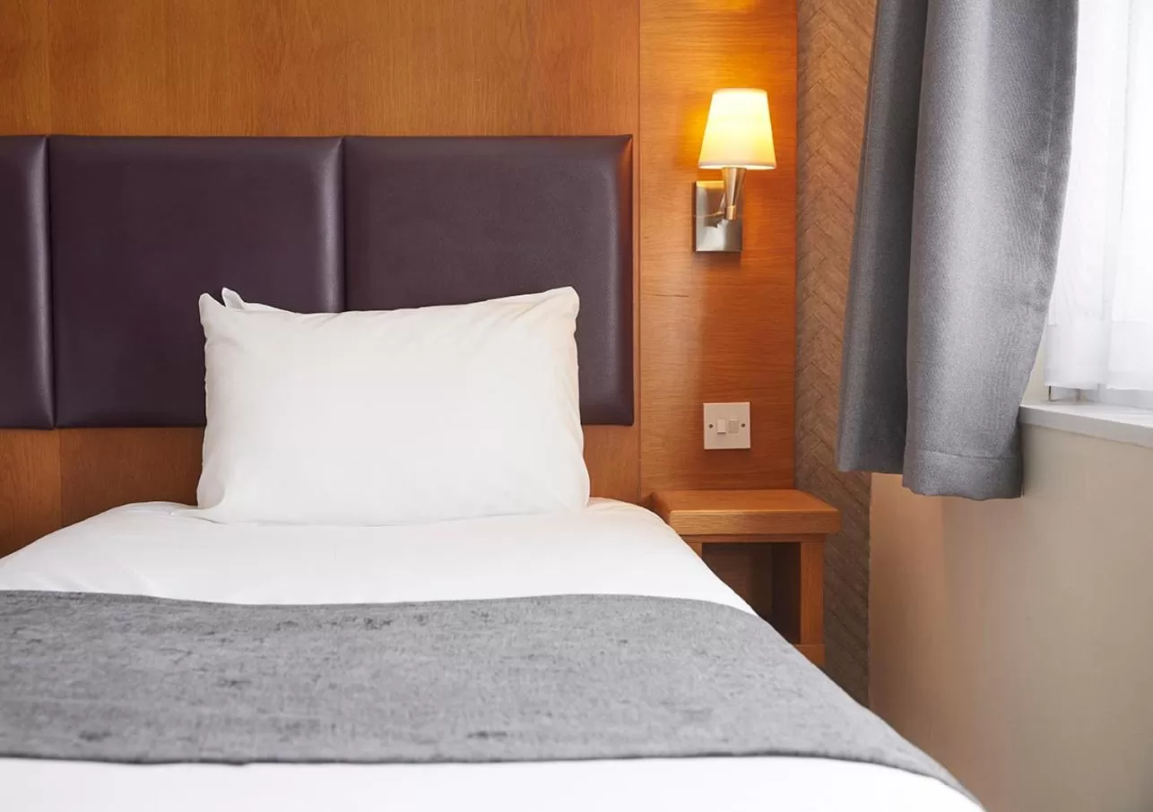 Bed in De Trafford Arms by Chef & Brewer Collection