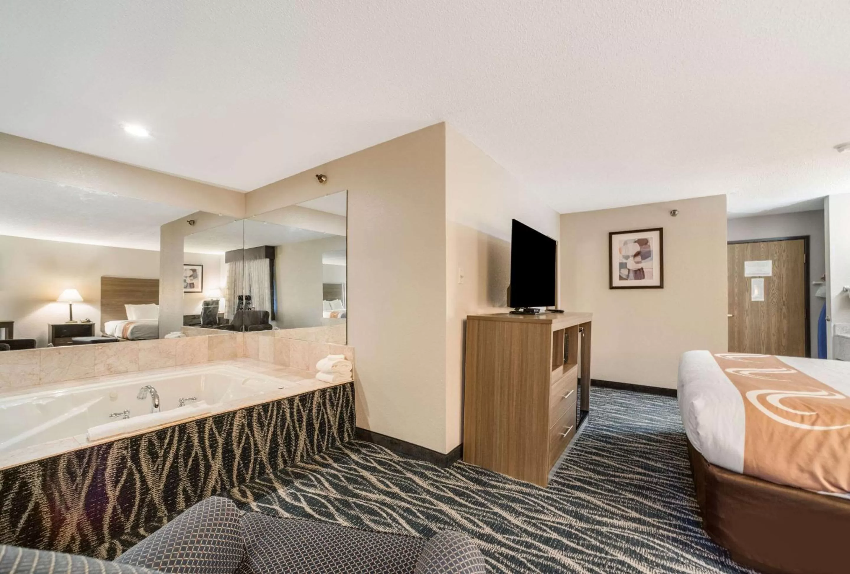 Photo of the whole room, Bed in Quality Inn Effingham North