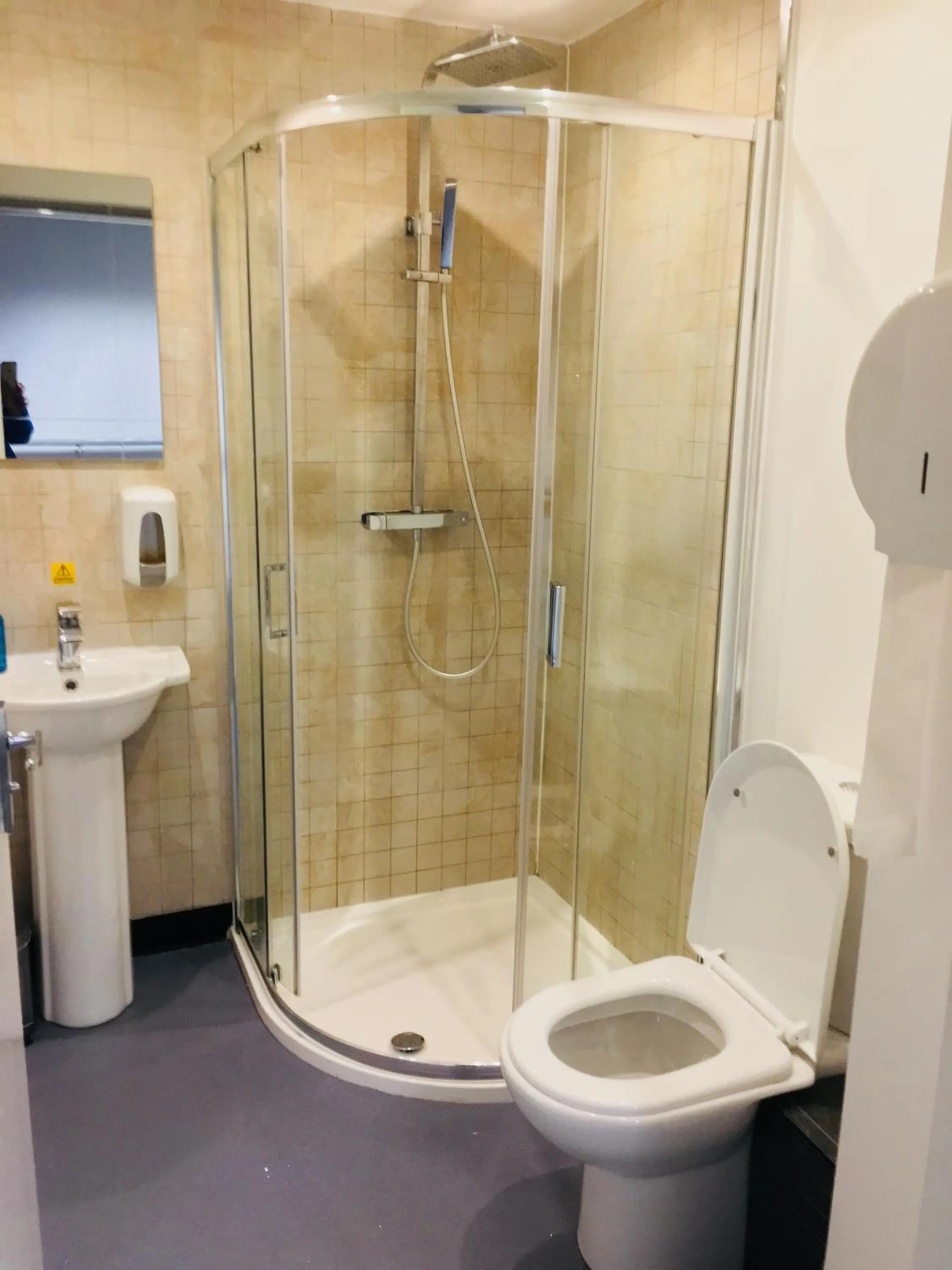 Bathroom in Hotel Express Newcastle Gateshead