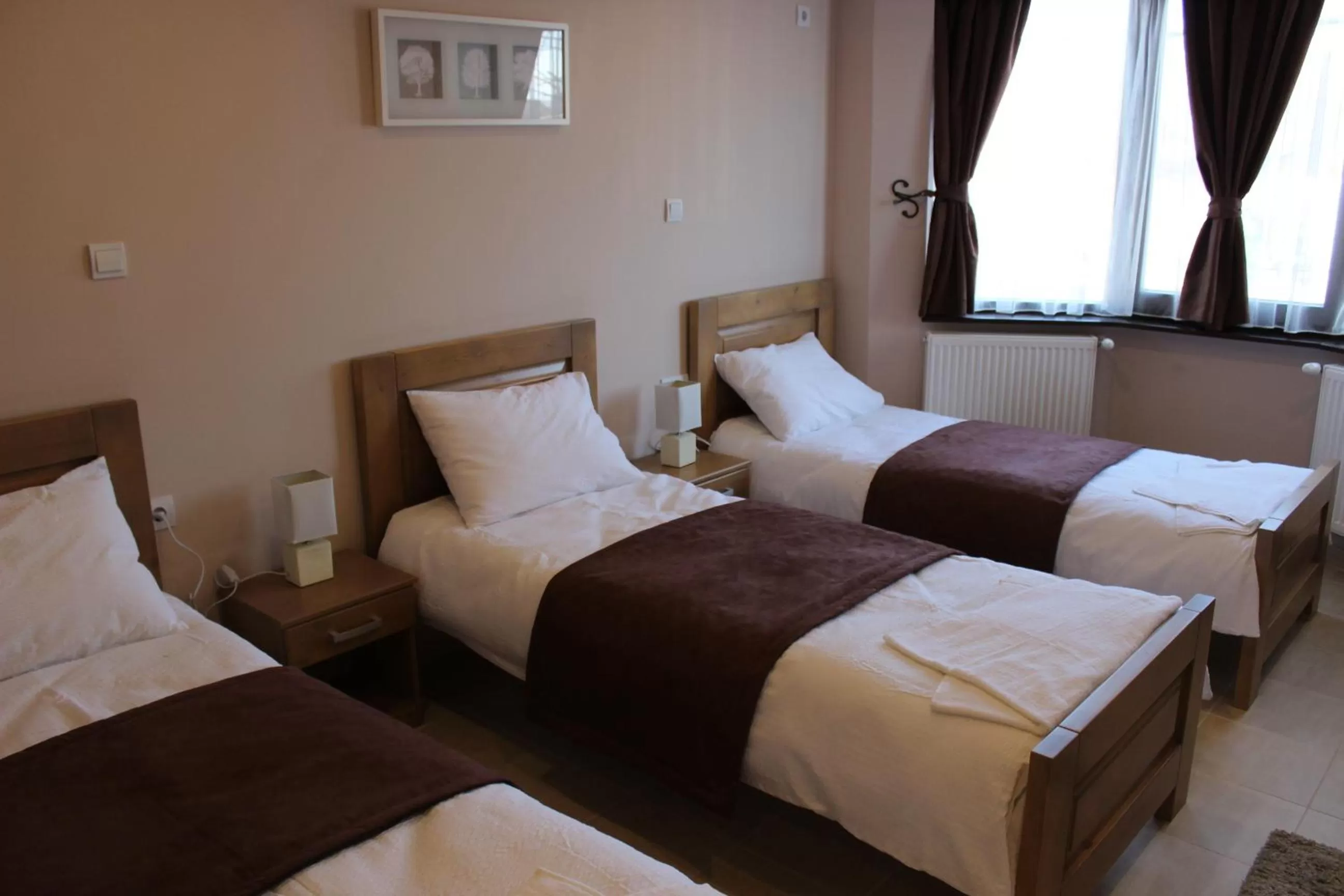 Decorative detail, Bed in Alice Panzió Gold