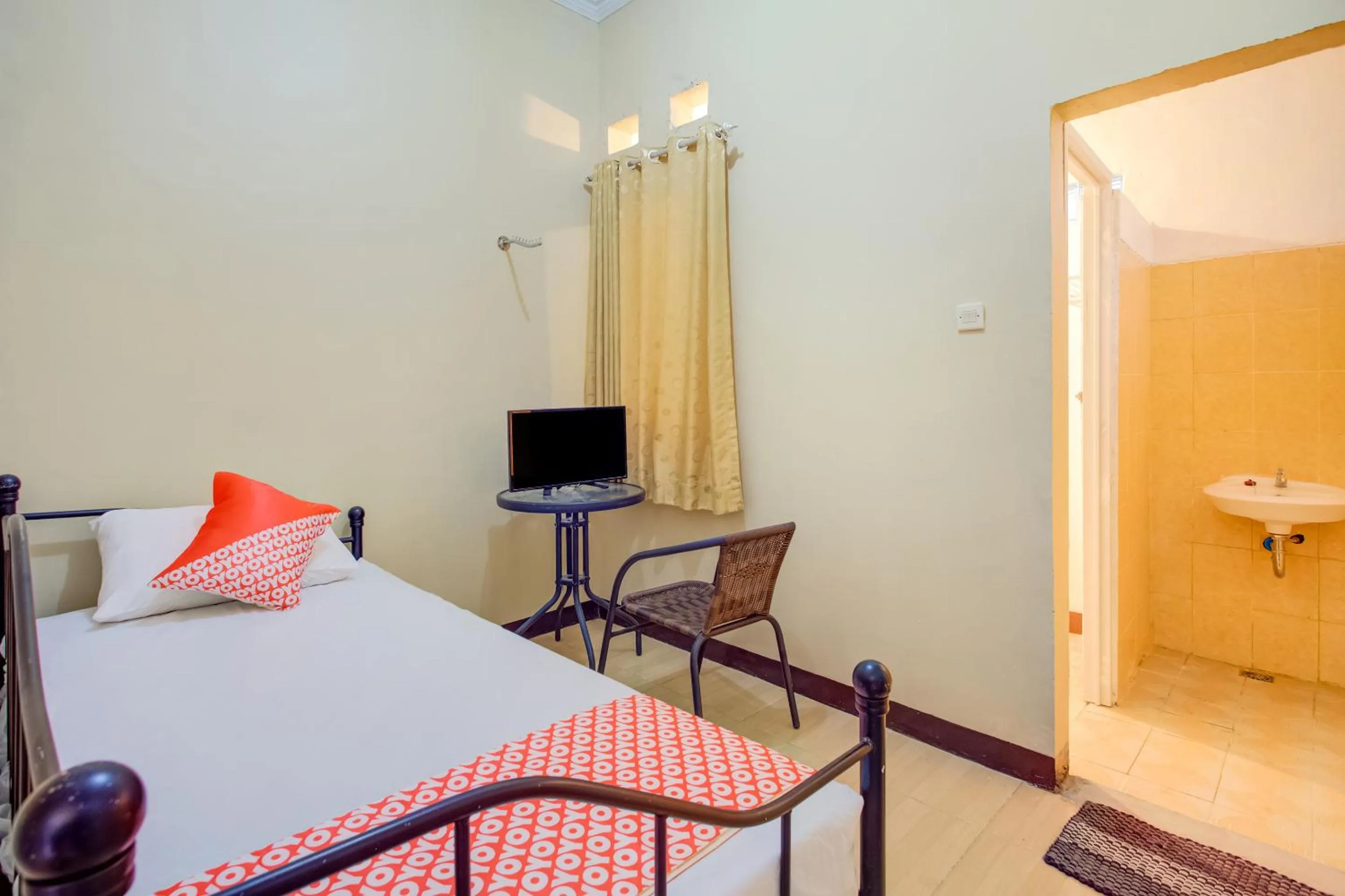 Bedroom, Bed in Hotel O Sofia Homestay Syariah