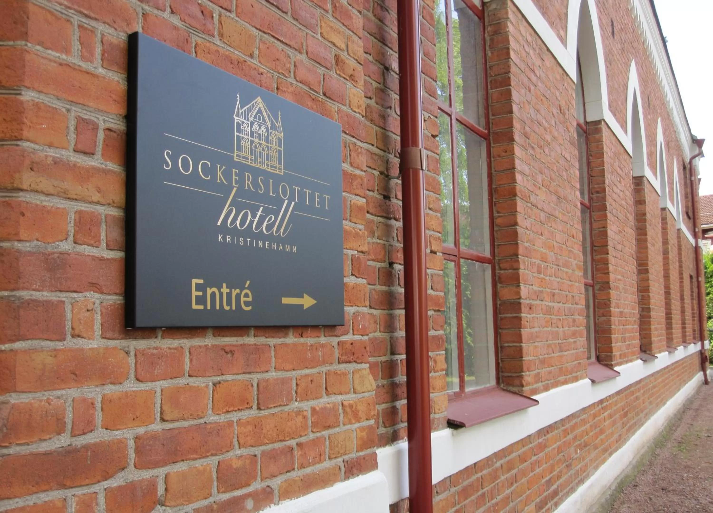 Facade/entrance in Sockerslottet Hotell