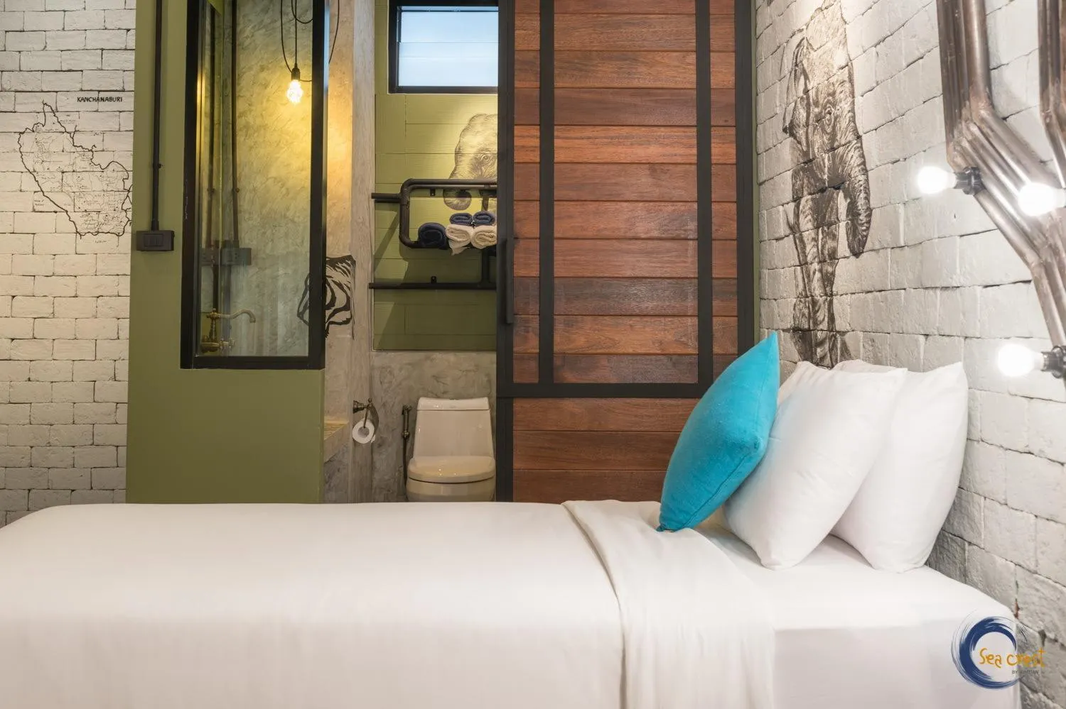 Toilet, Bed in Sea Crest by Jomtien